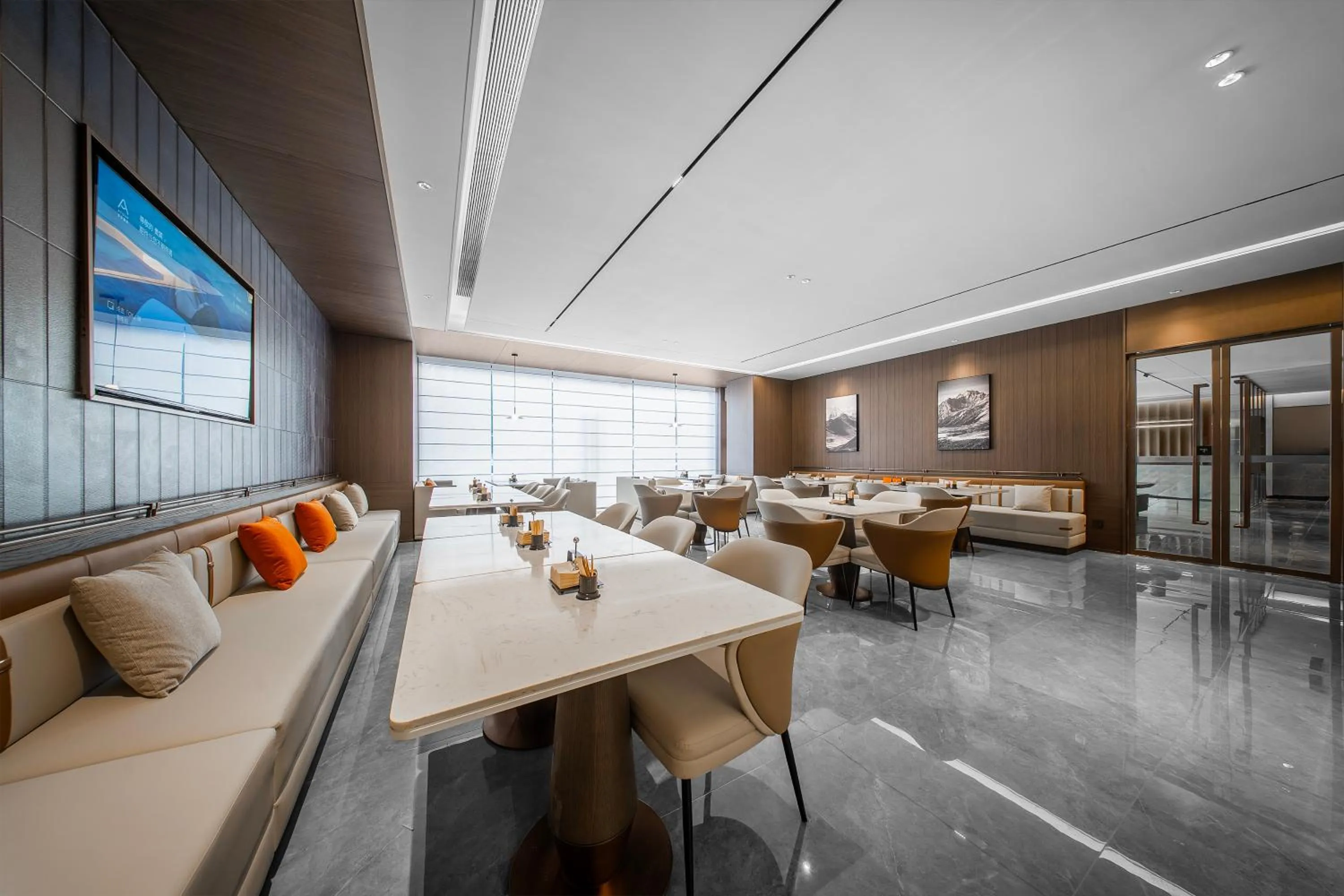 Atour Hotel Chengdu Jinniui Yipintianxia