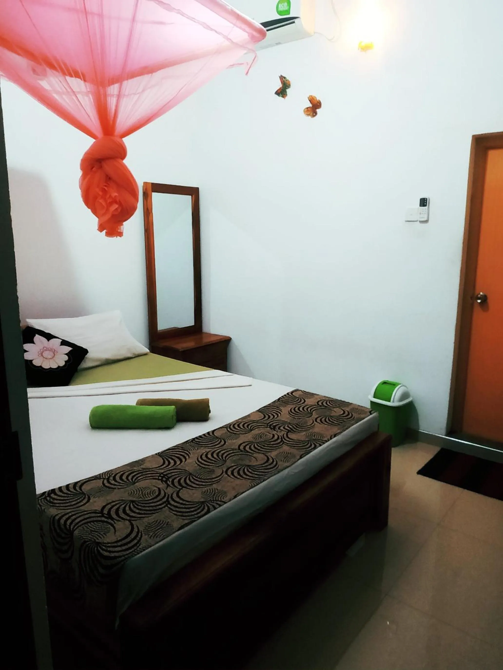 Bed in Green heaven safari resort Udawalawa