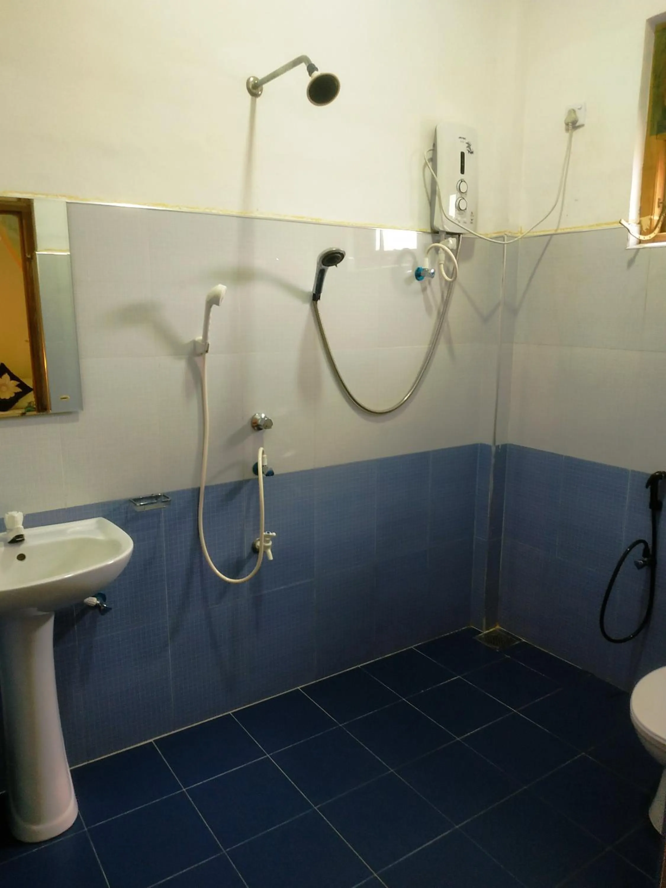 Bathroom in Green heaven safari resort Udawalawa