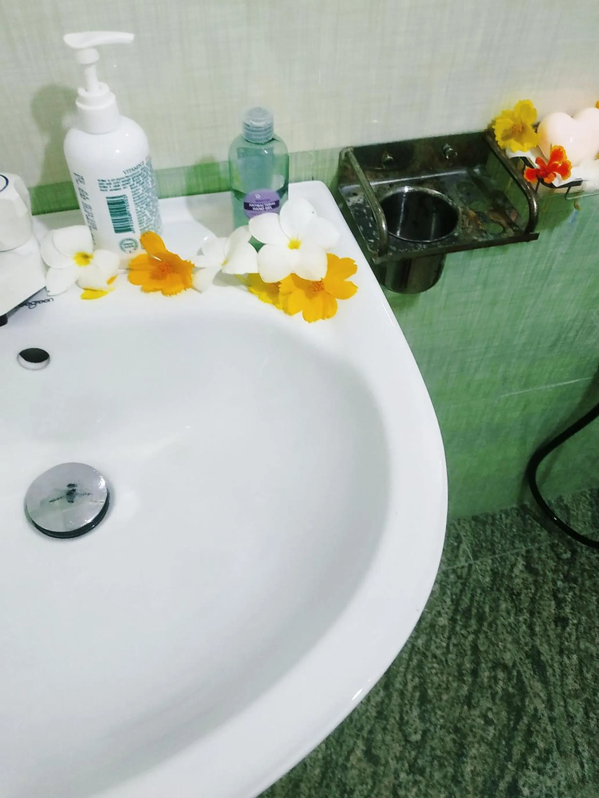 Bathroom in Green heaven safari resort Udawalawa