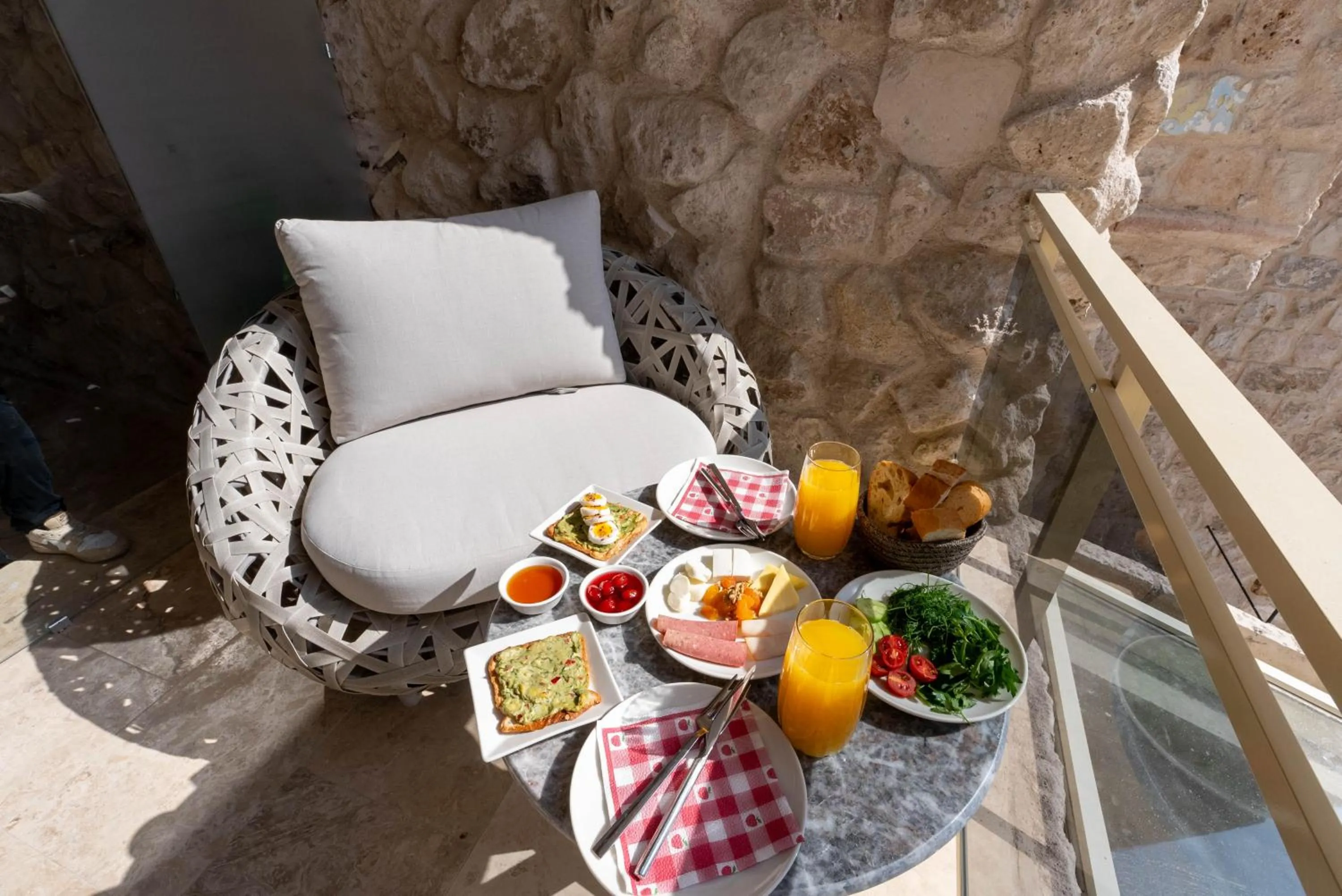 Food and drinks in Be Still Alexa Smart Luxury Escape Adults Only