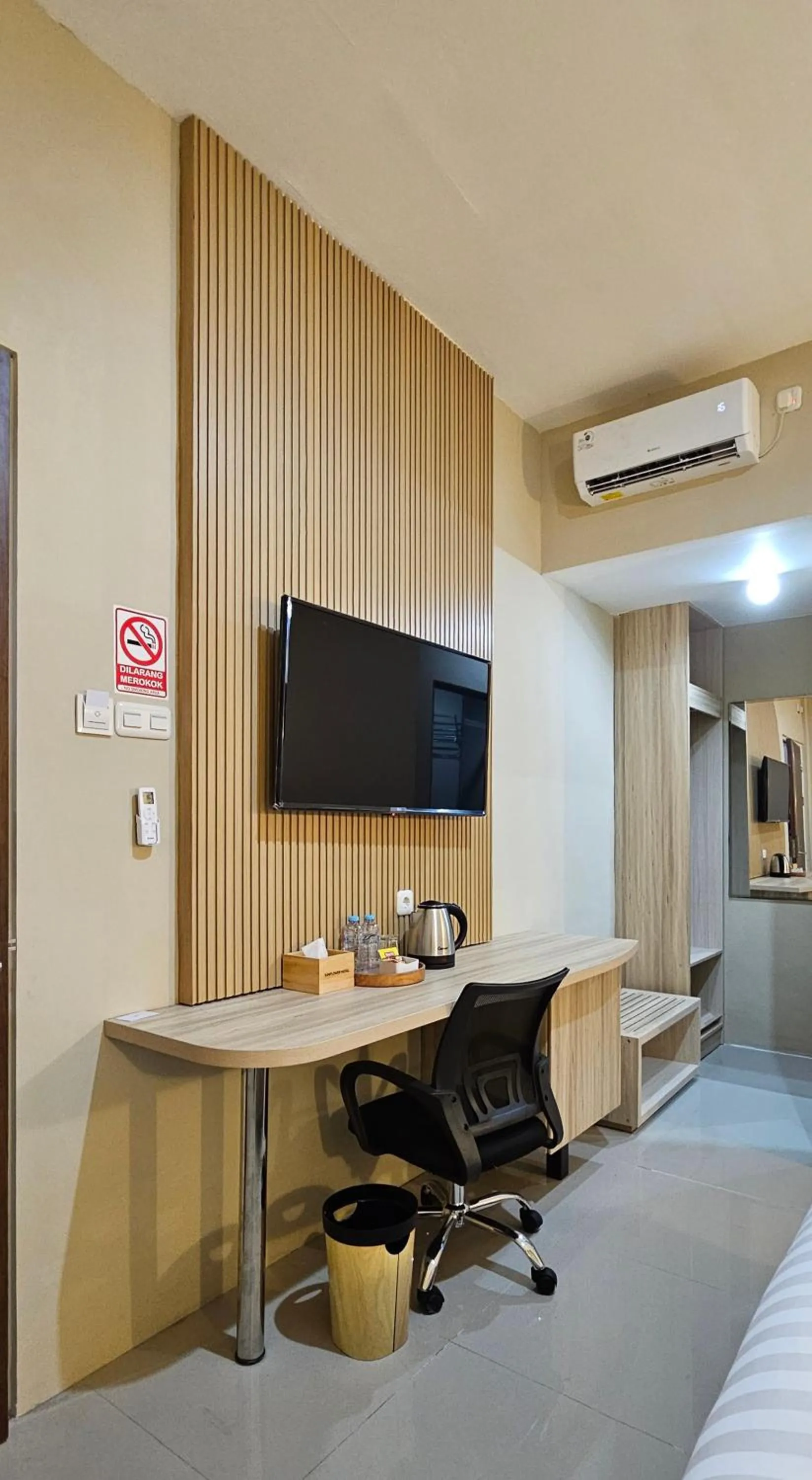 Sunflower Hotel Syariah near Juanda Airport