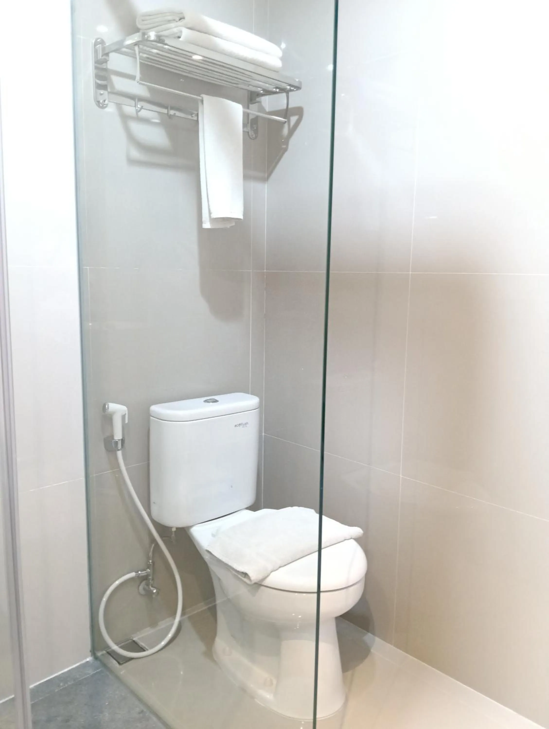 Sunflower Hotel Syariah near Juanda Airport