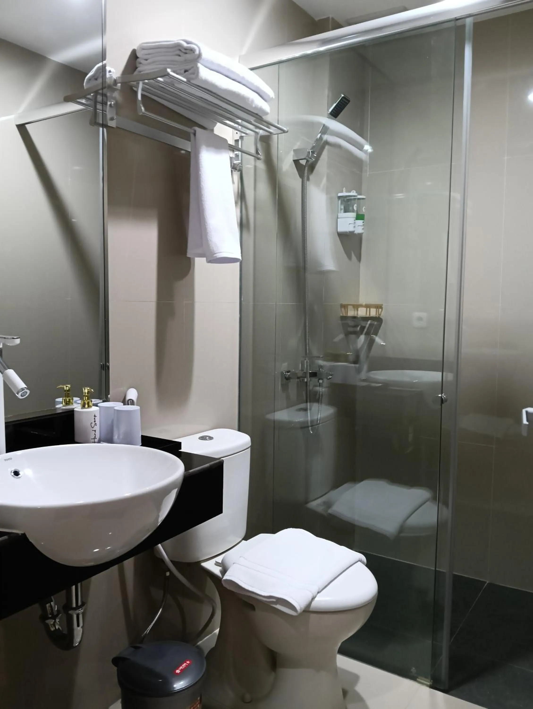 Sunflower Hotel Syariah near Juanda Airport