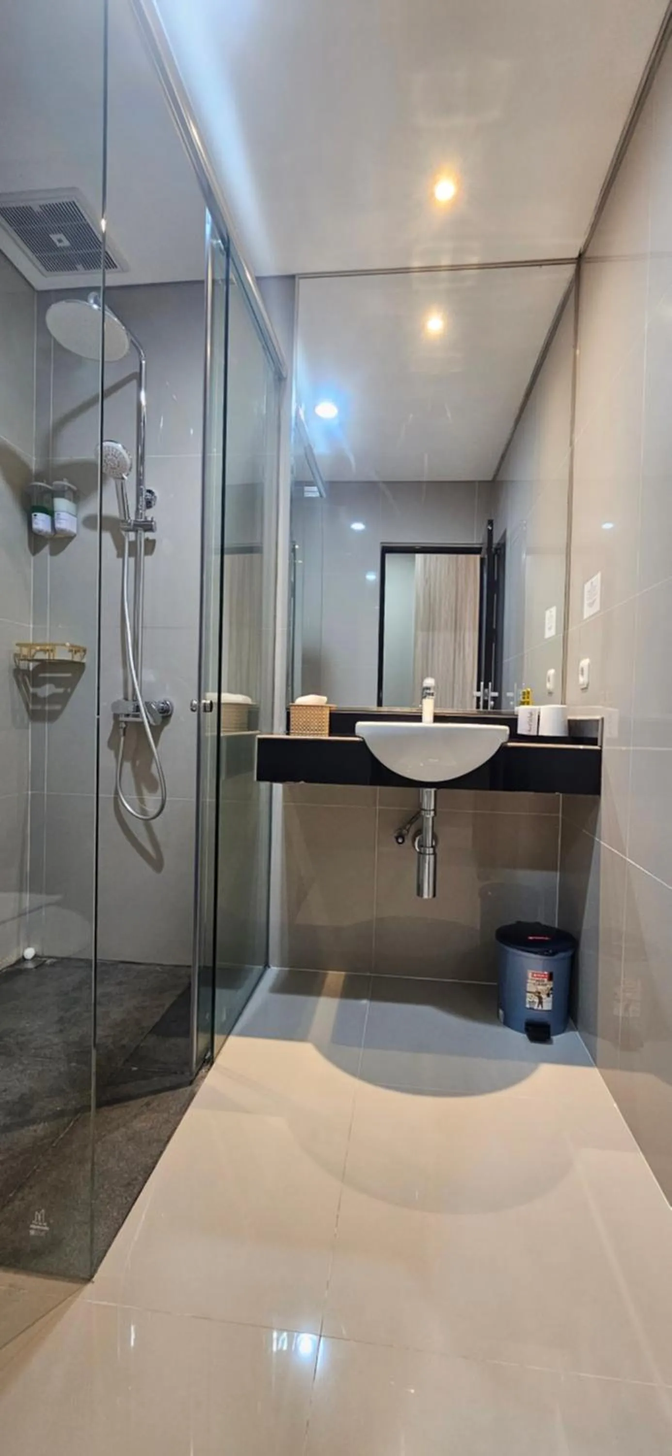 Sunflower Hotel Syariah near Juanda Airport