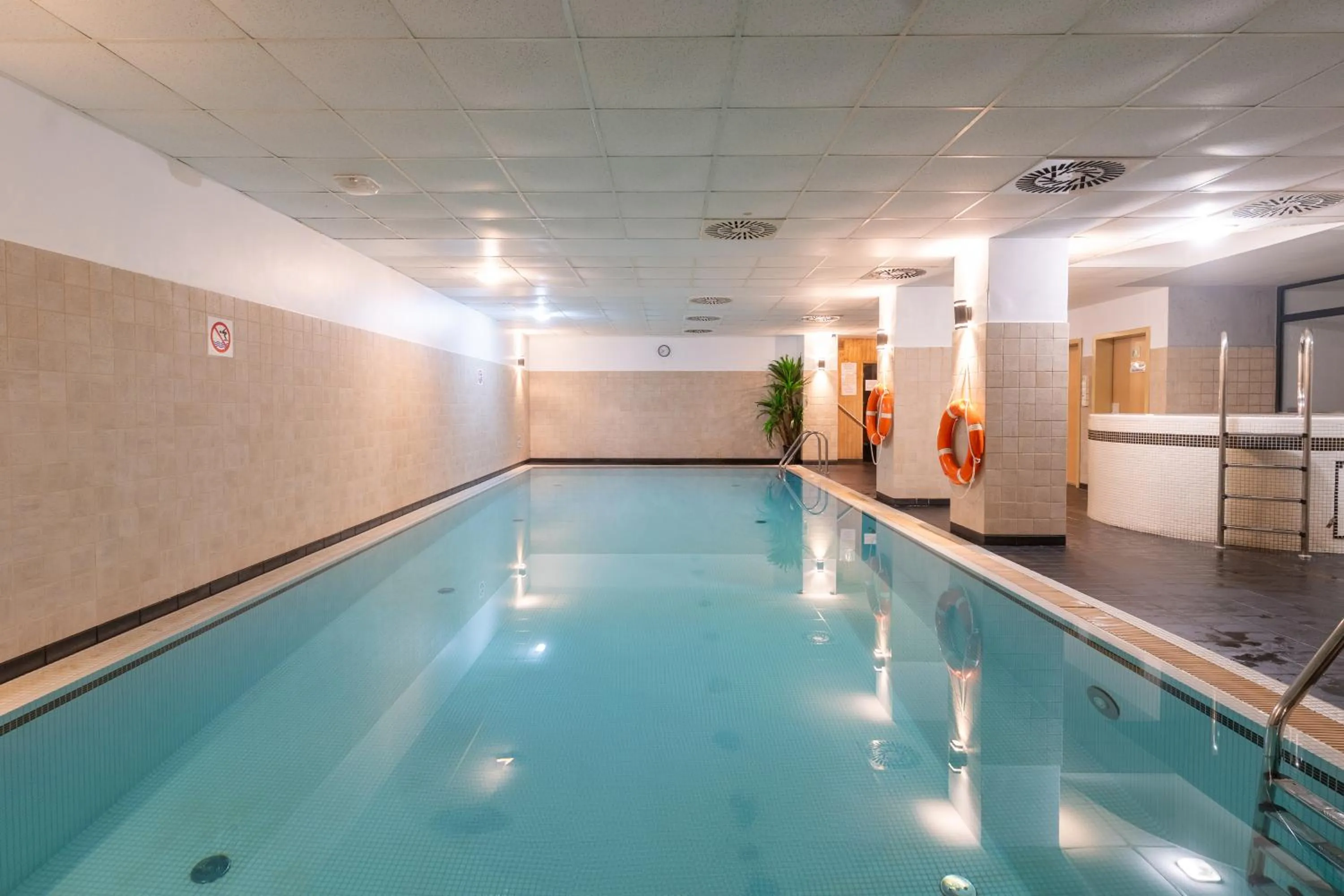 Swimming pool in Quality Silesian Hotel