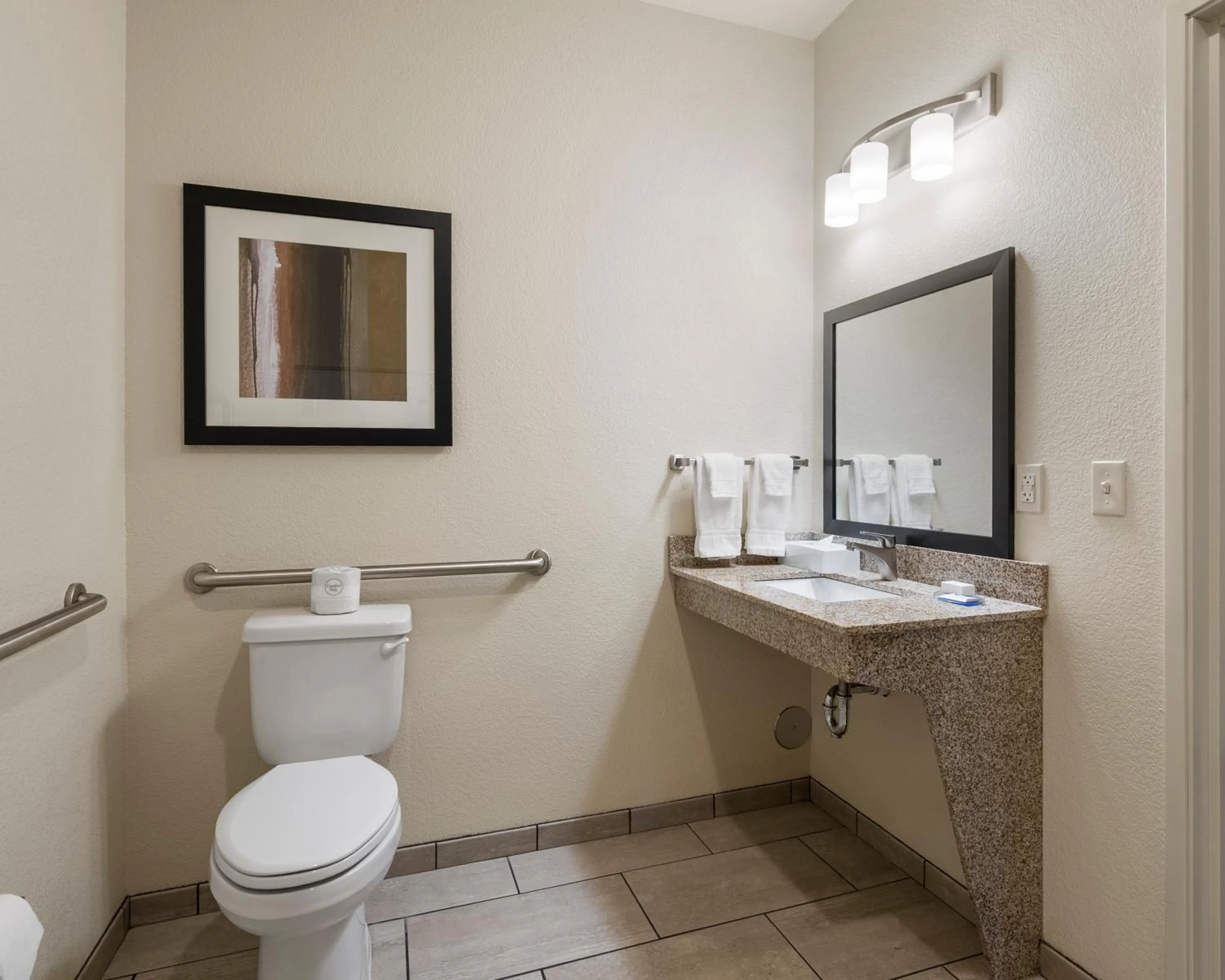 Bathroom in Cobblestone Hotel & Suites - Bellefontaine