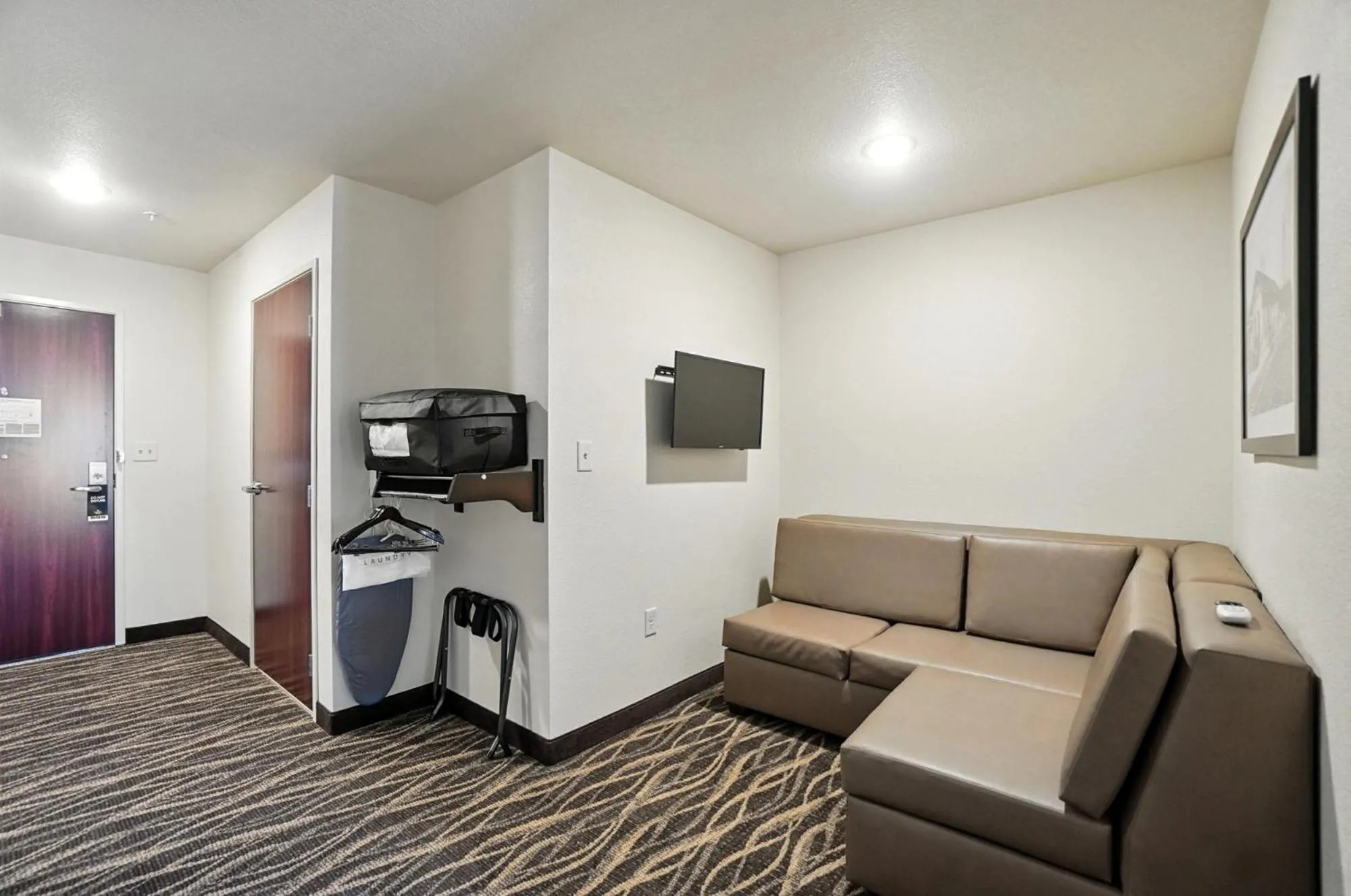 Bedroom in Cobblestone Hotel & Suites - Bellefontaine