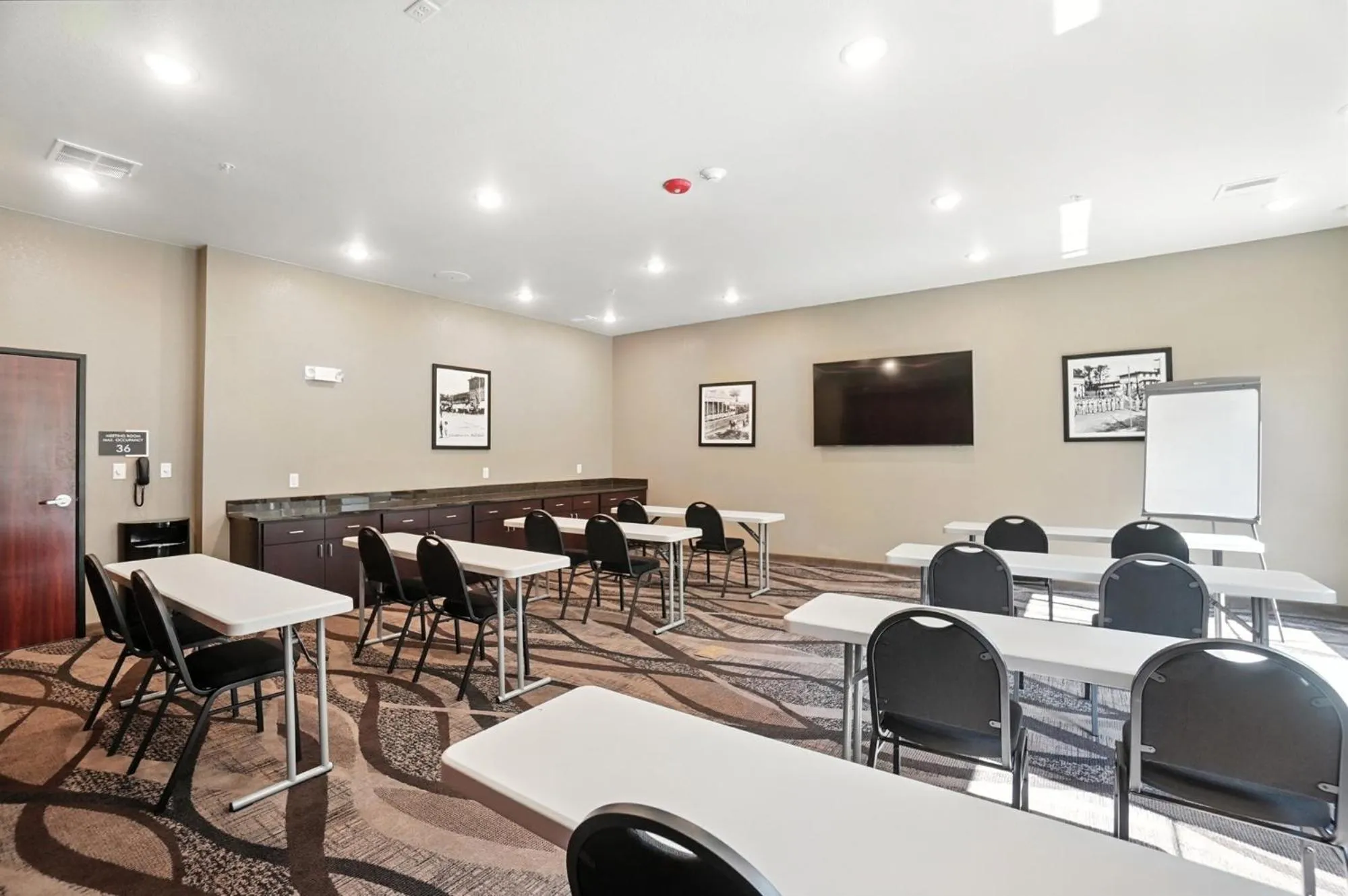 Meeting/conference room in Cobblestone Hotel & Suites - Bellefontaine