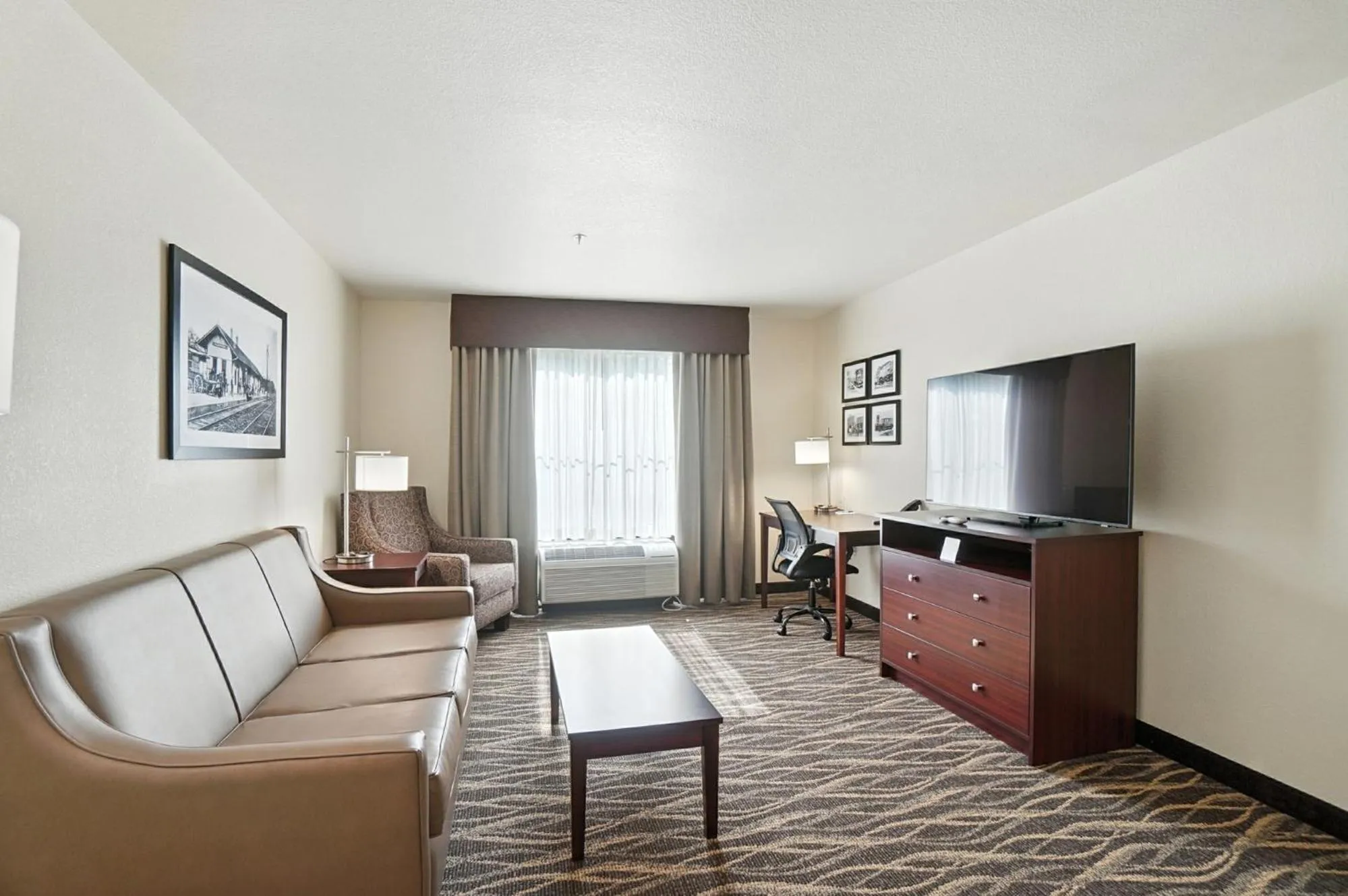 Bedroom in Cobblestone Hotel & Suites - Bellefontaine