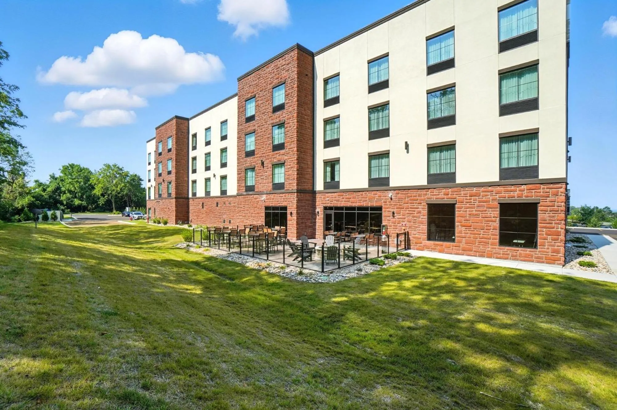 Patio in Cobblestone Hotel & Suites - Bellefontaine