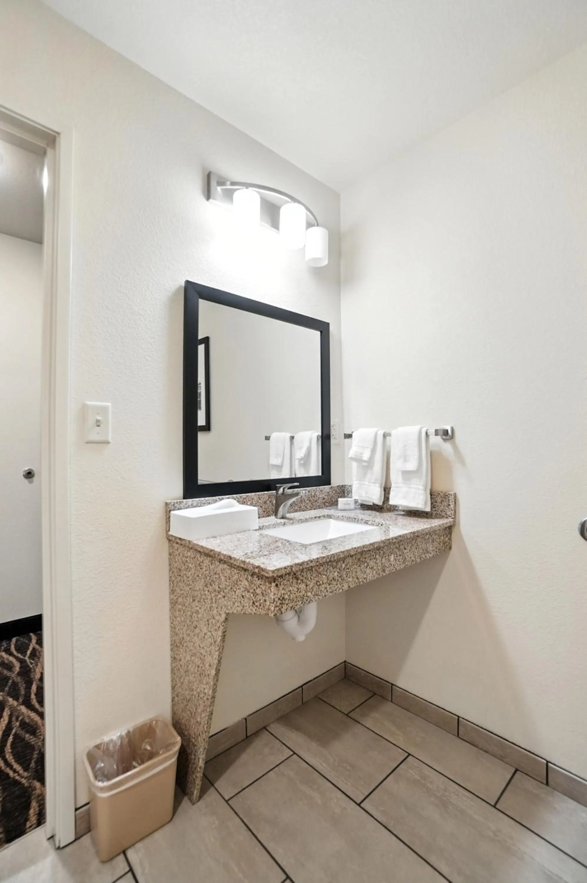 Bathroom in Cobblestone Hotel & Suites - Bellefontaine
