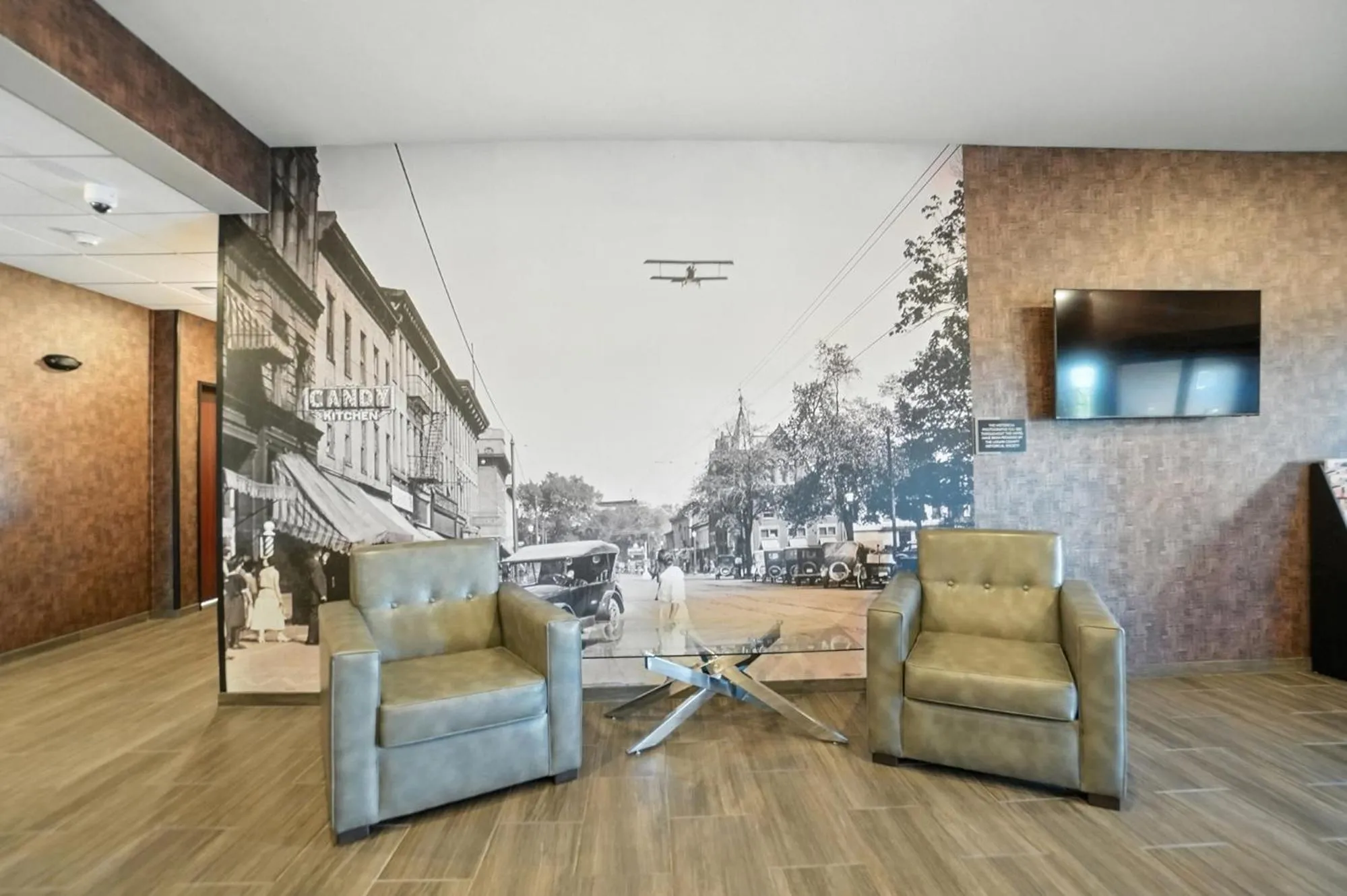 Lobby or reception in Cobblestone Hotel & Suites - Bellefontaine