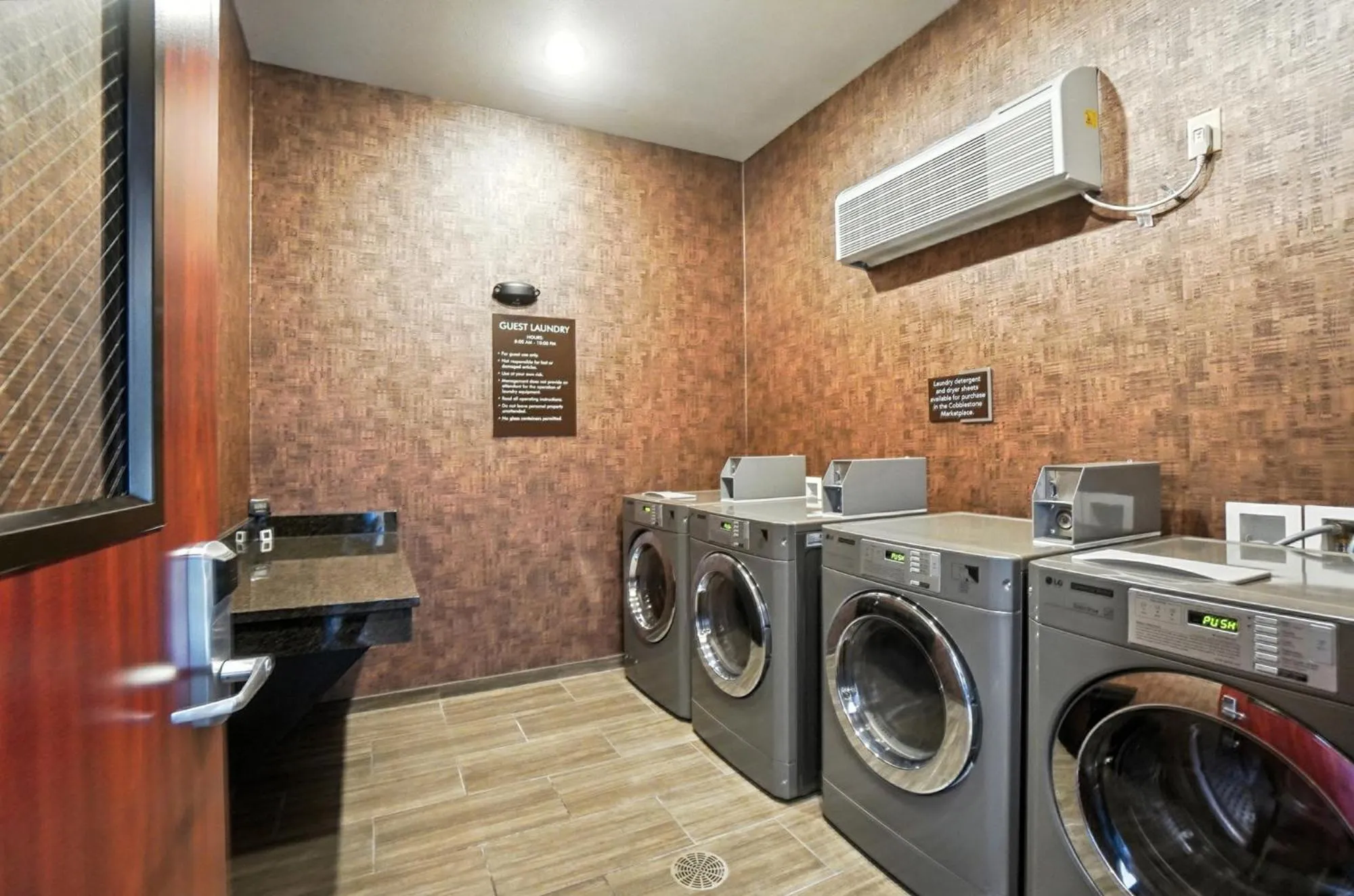 laundry in Cobblestone Hotel & Suites - Bellefontaine