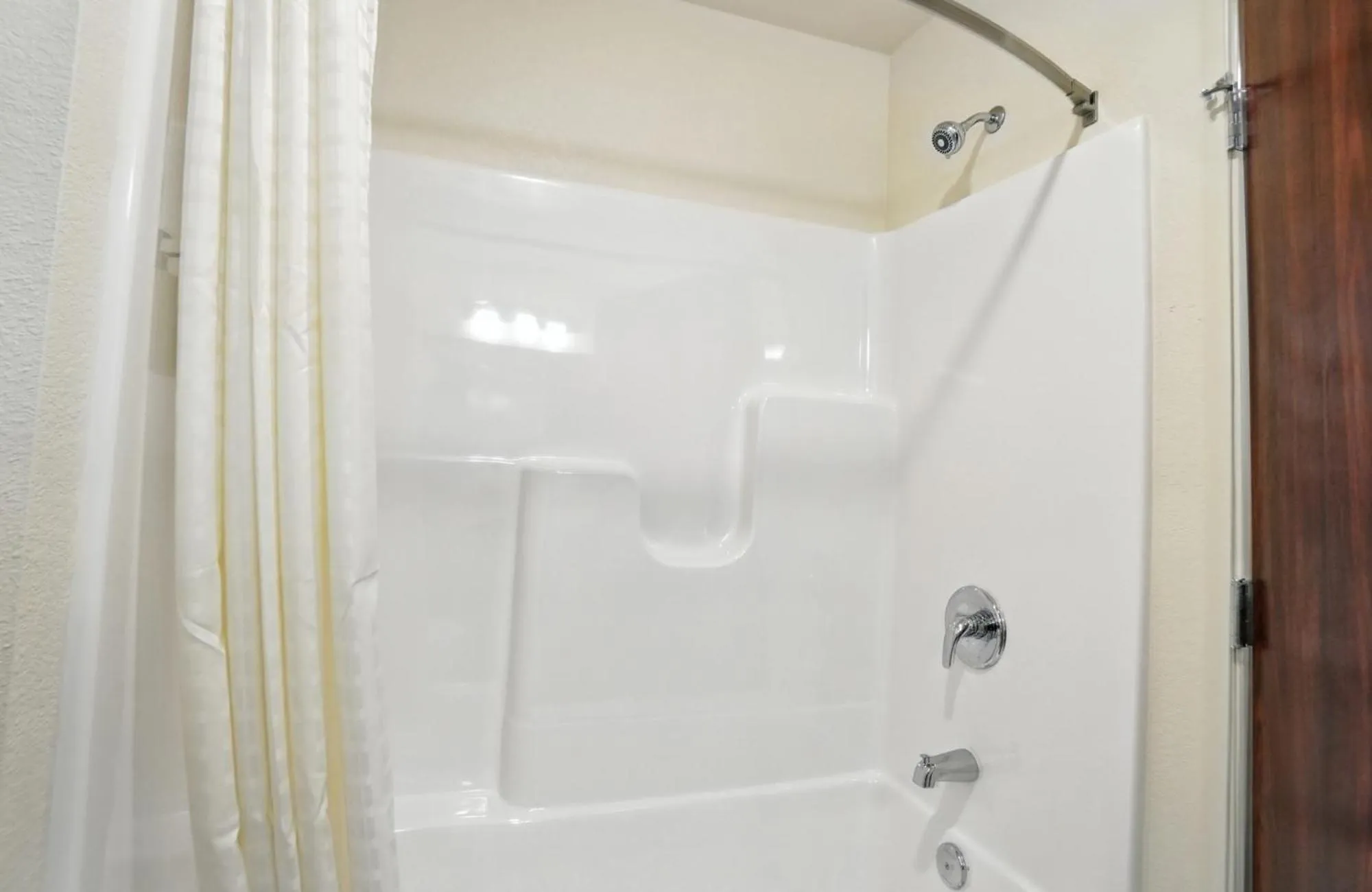 Bathroom in Cobblestone Hotel & Suites - Bellefontaine