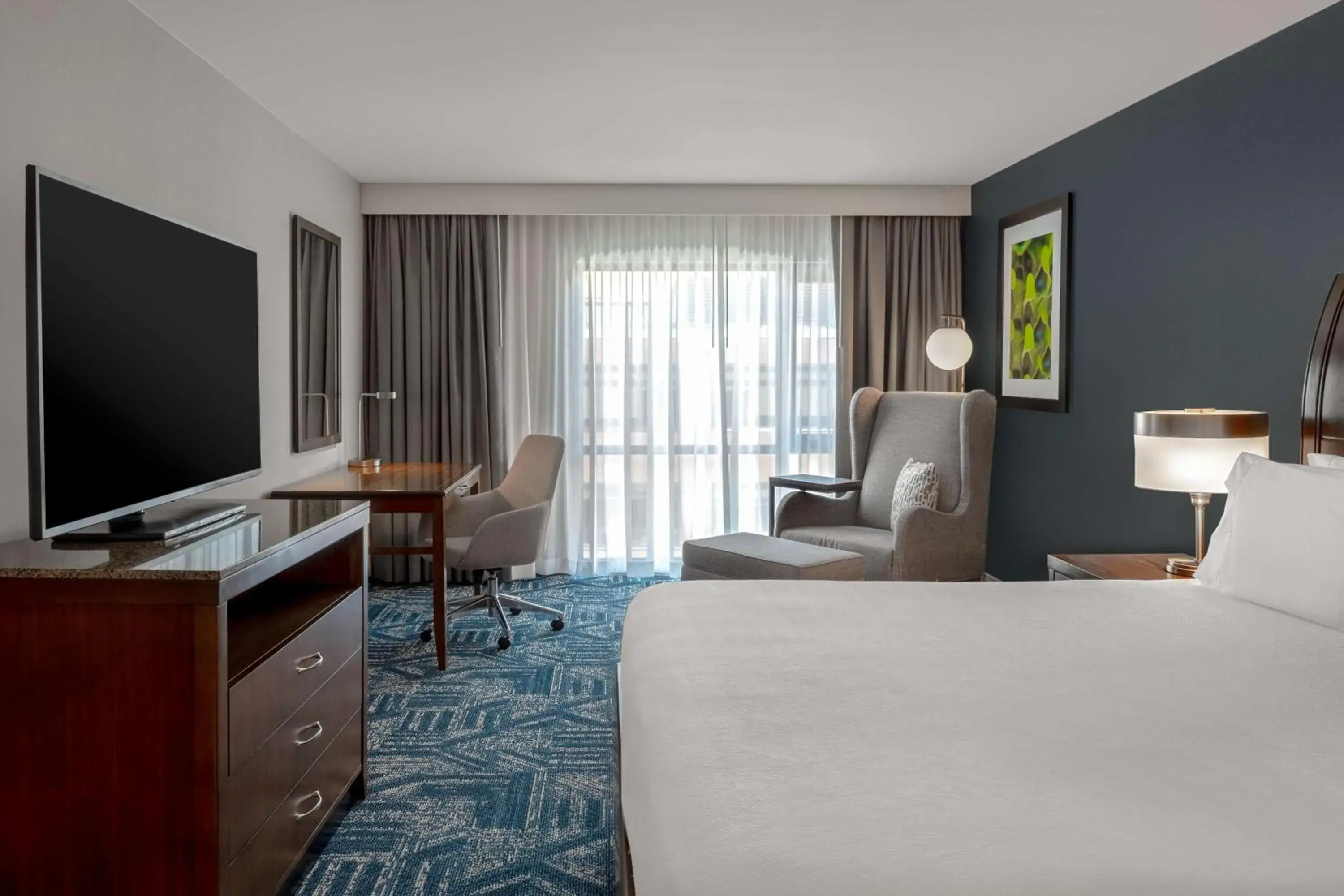 King Room in Hilton Garden Inn Burlington Downtown King Room in Hilton Garden Inn Burlington Downtown