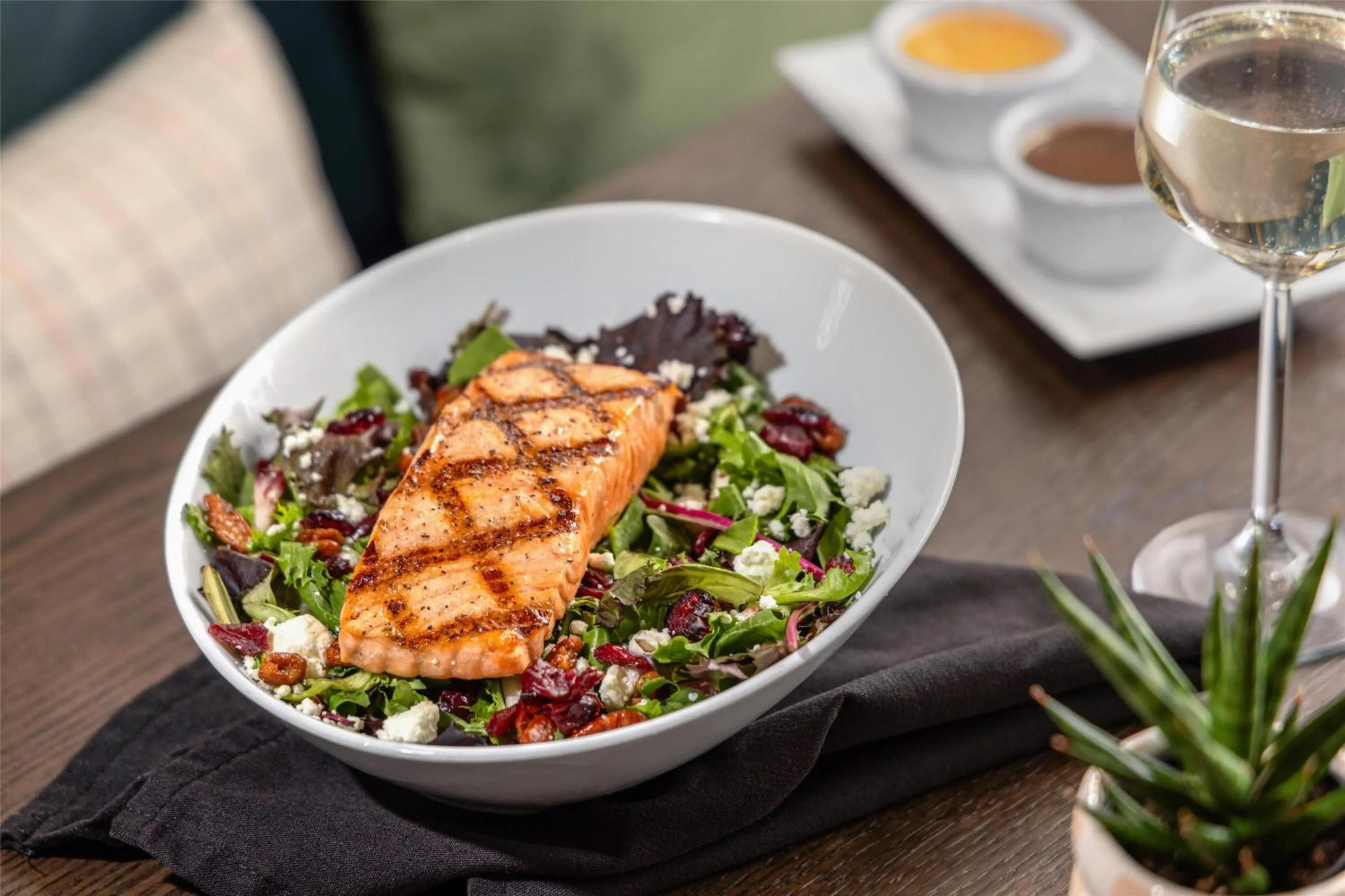 Restaurant/places to eat in Hilton Garden Inn Burlington Downtown