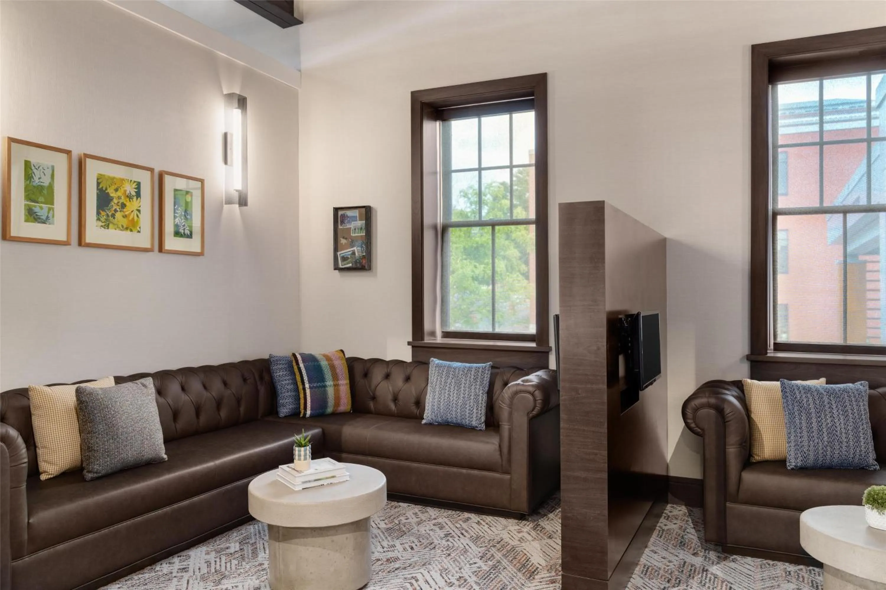 Lobby or reception in Hilton Garden Inn Burlington Downtown