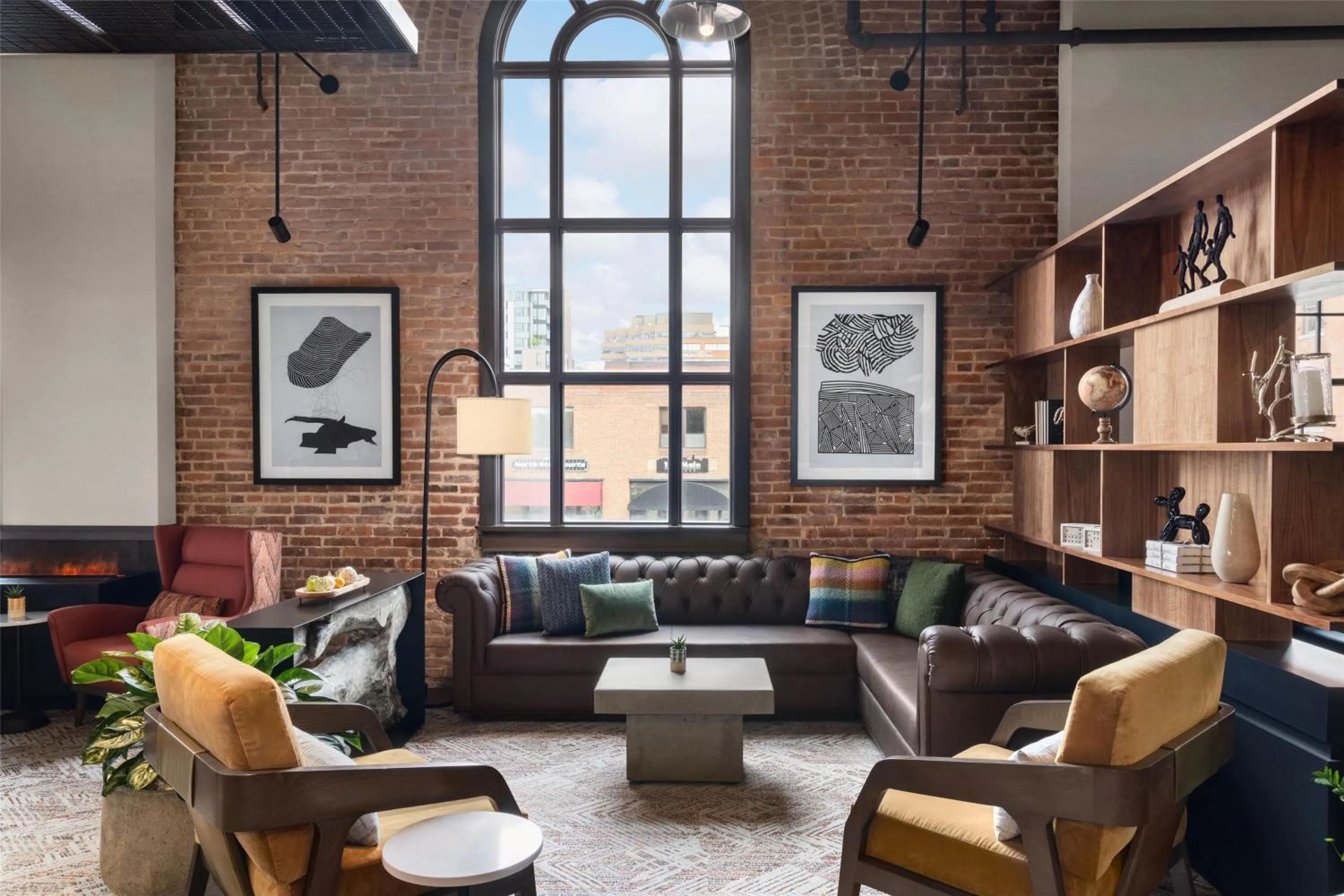 Lobby or reception in Hilton Garden Inn Burlington Downtown