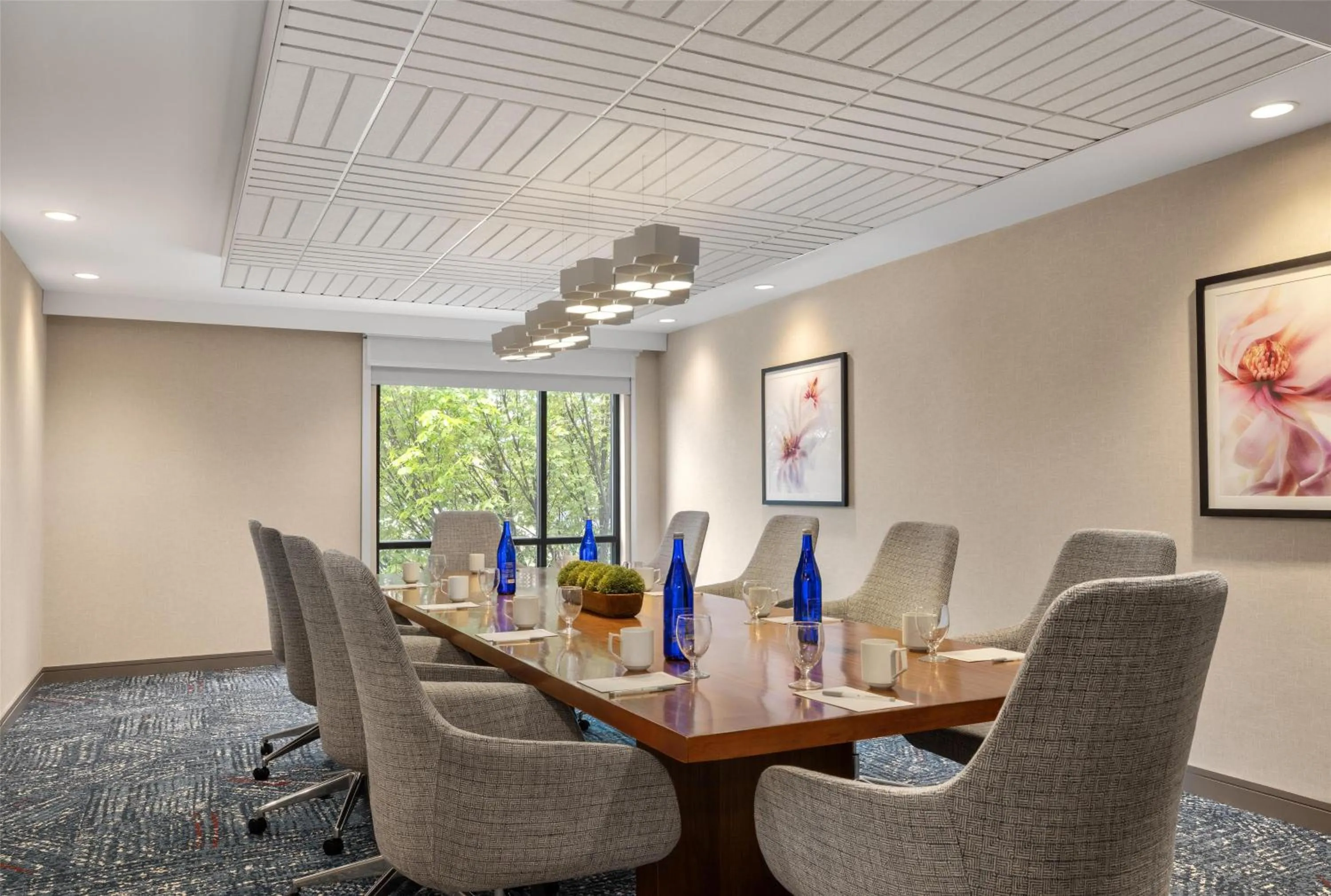Meeting/conference room in Hilton Garden Inn Burlington Downtown