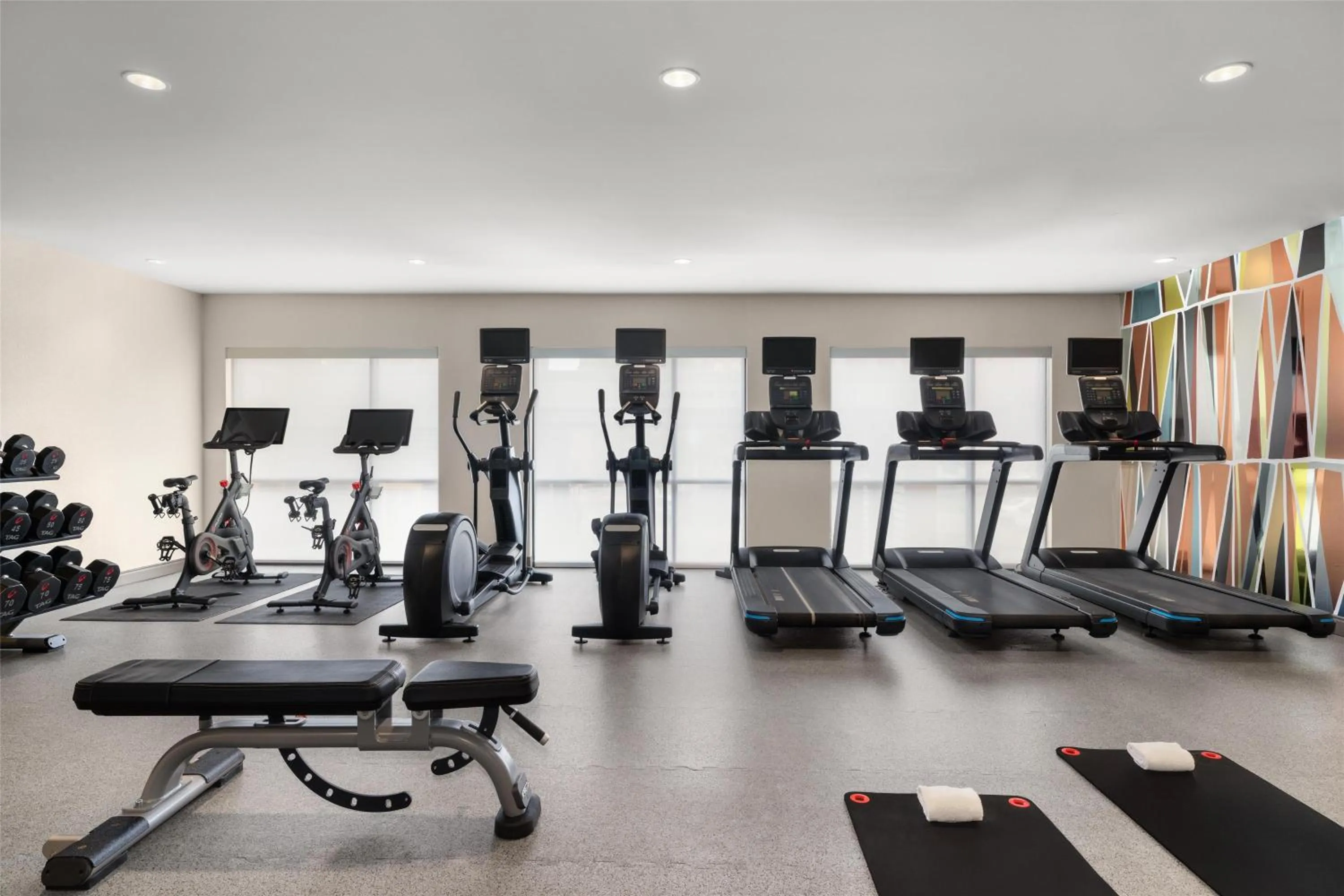 Fitness centre/facilities in Hilton Garden Inn Burlington Downtown