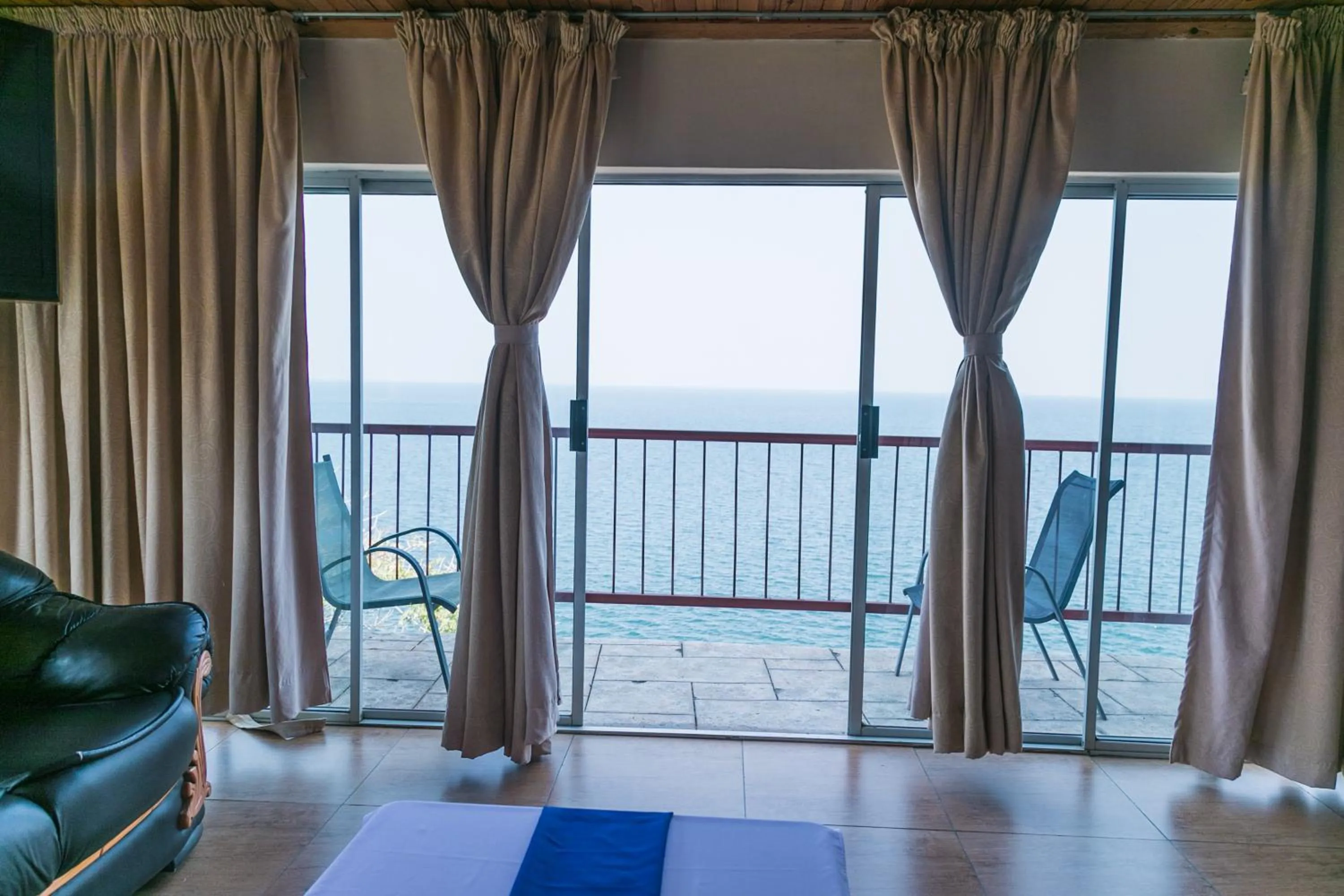 Photo of the whole room in Lake Safari Lodge