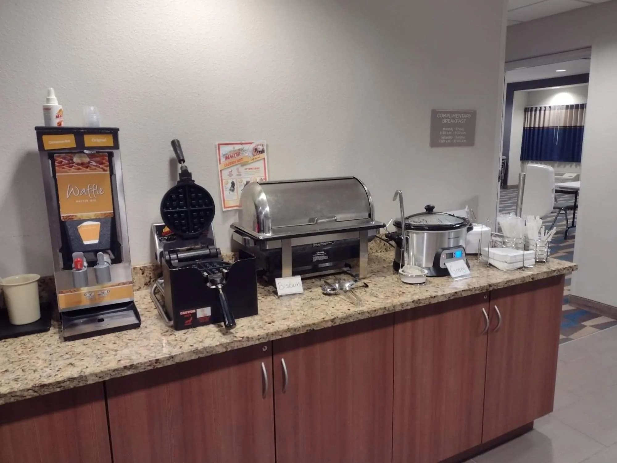 Breakfast in Quality Inn & Suites Caldwell I-77