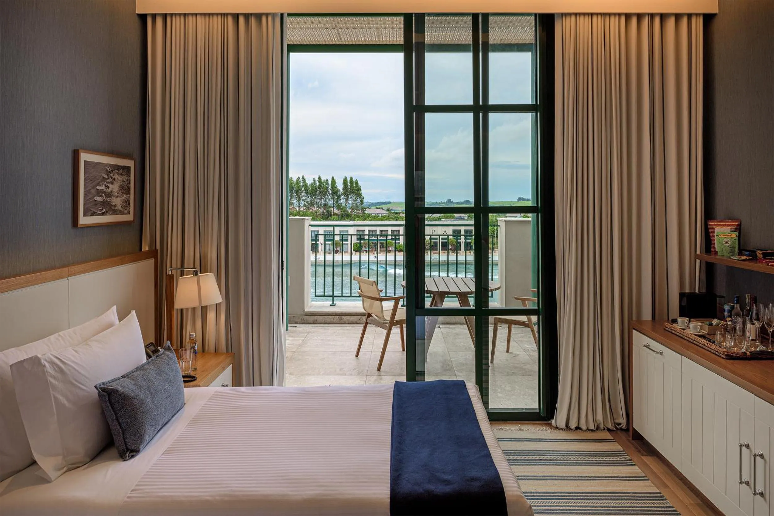 Bedroom, Bed in Boa Vista Surf Lodge