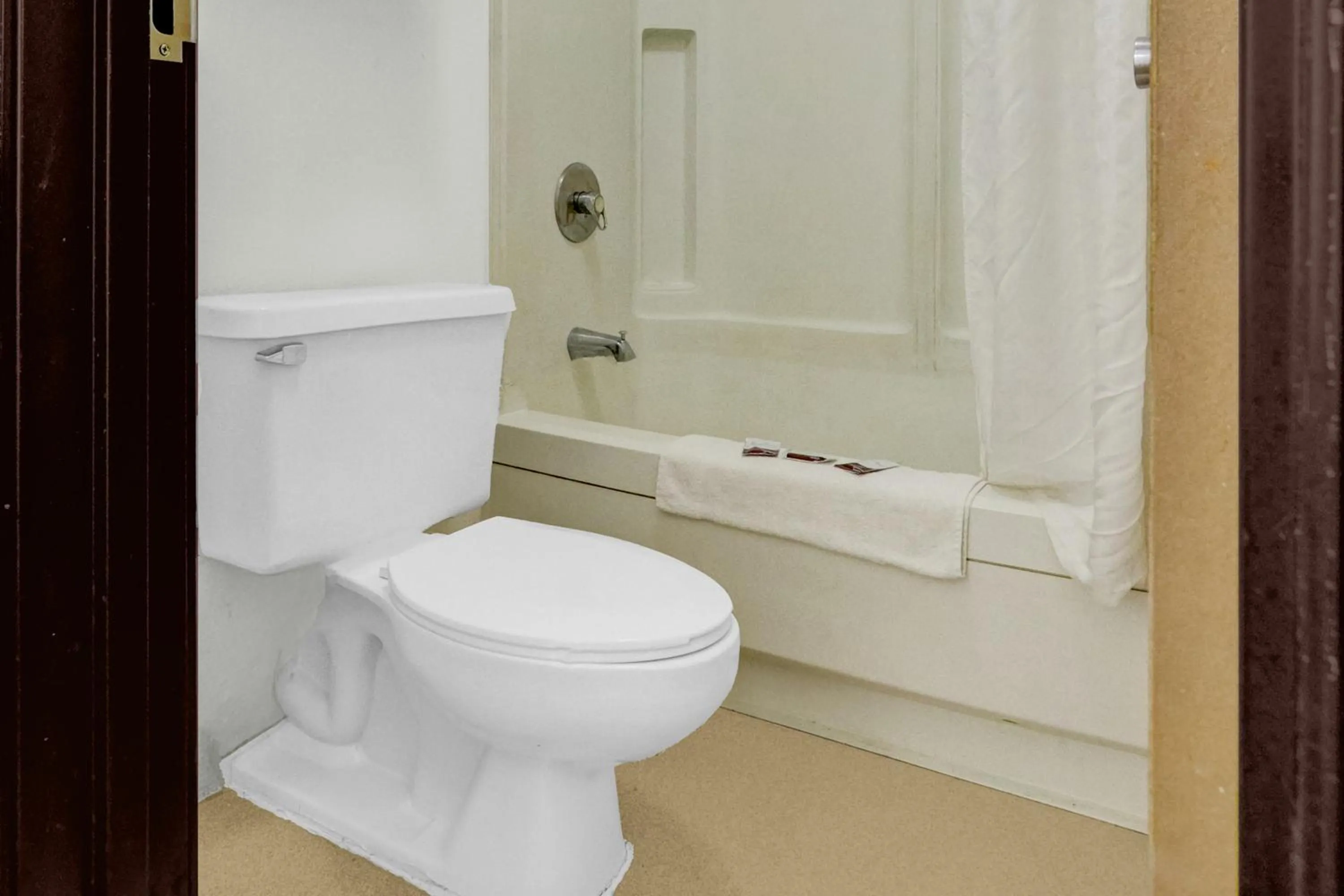 Bathroom in Brookville Inn By OYO Near Dayton International Airport