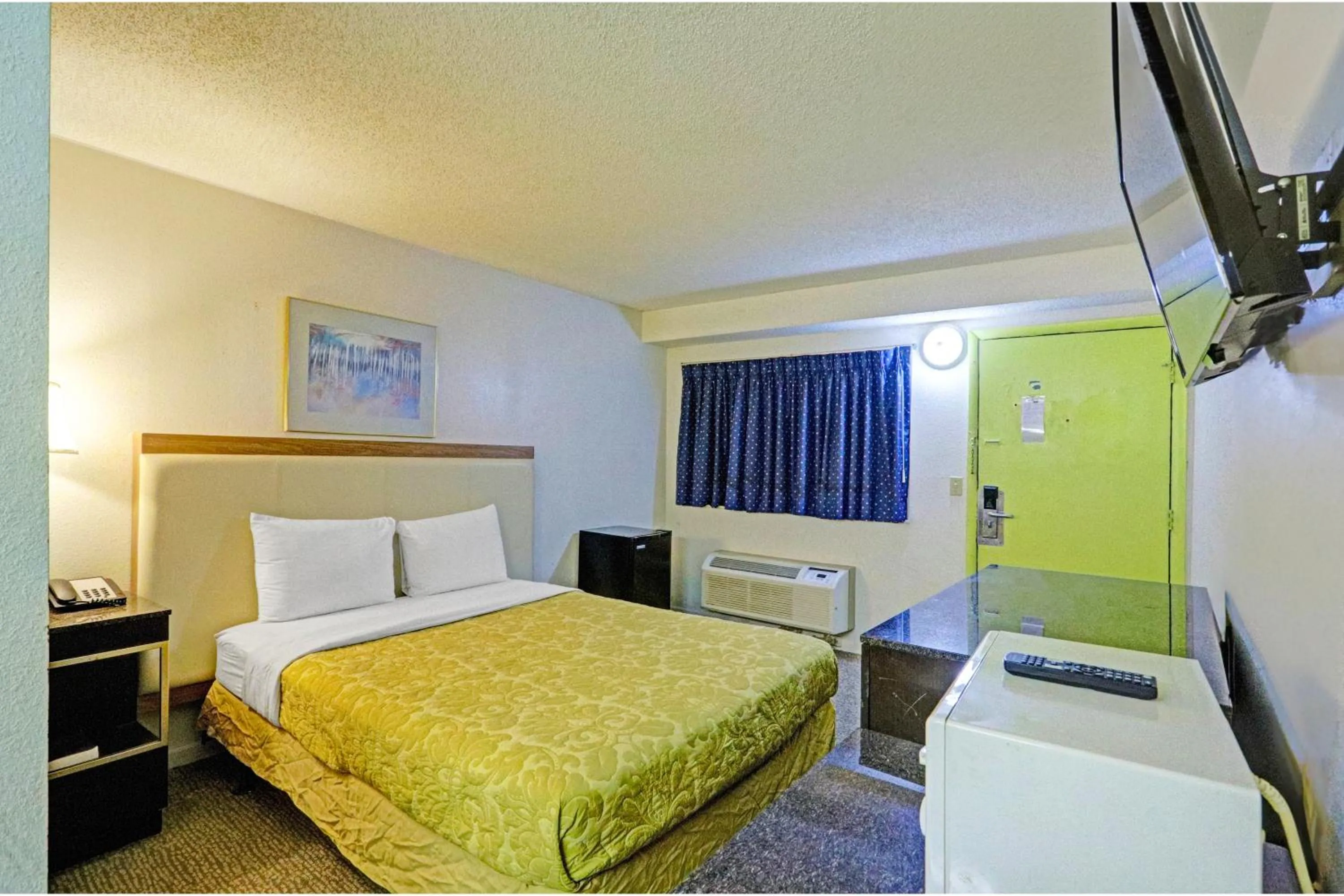 Bedroom, Bed in Brookville Inn By OYO Near Dayton International Airport