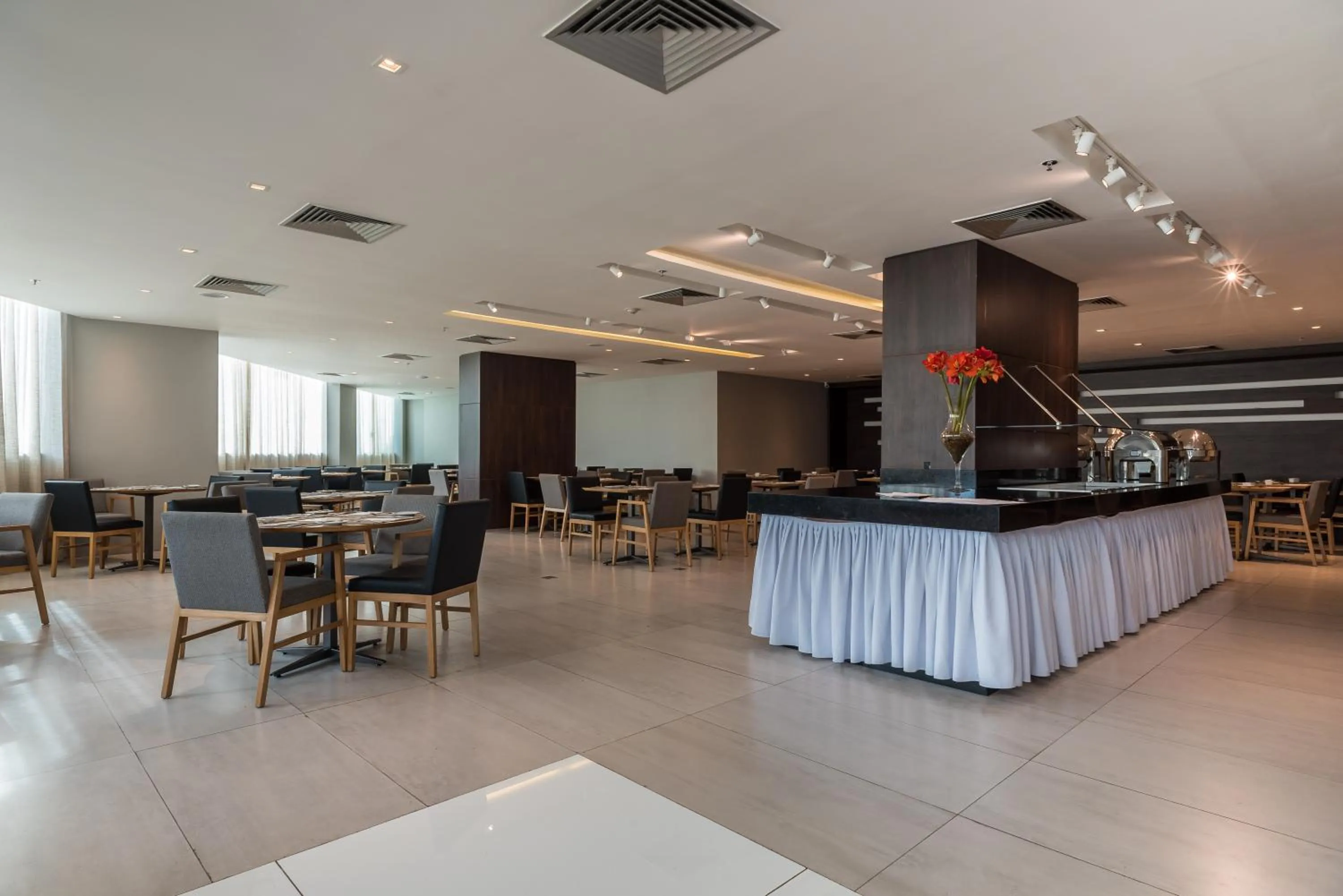 Restaurant/places to eat in Américas Barra Hotel