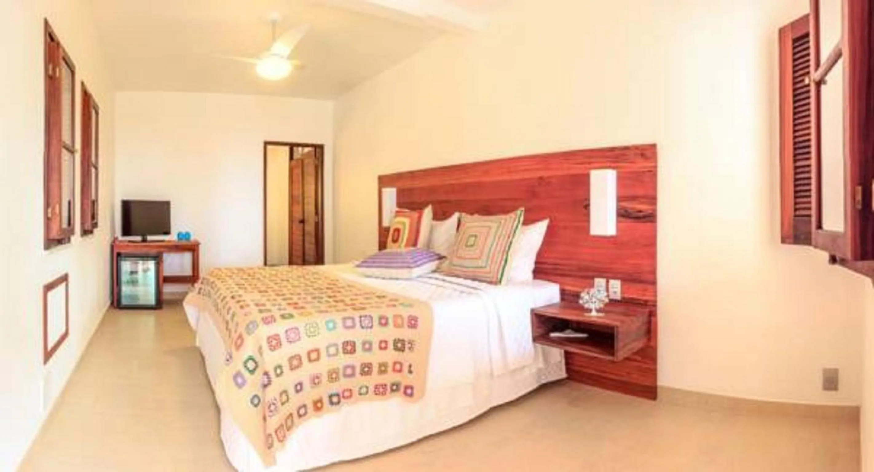 Shower, Bed in Hotel & Pousada Tatajuba