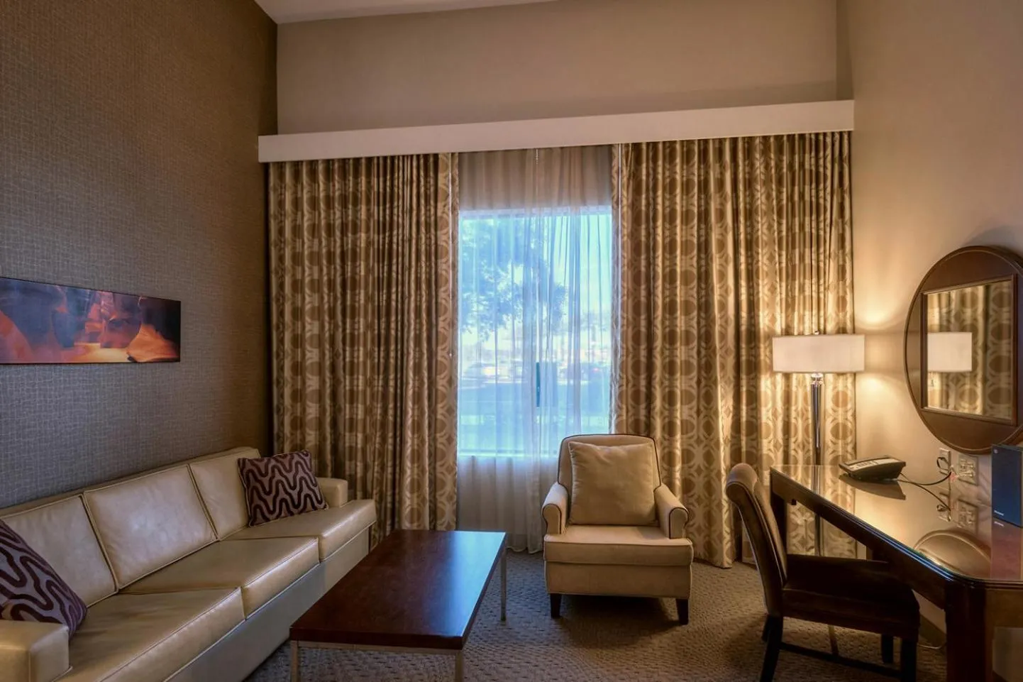 Seating area in Sheraton Mesa Hotel at Wrigleyville West