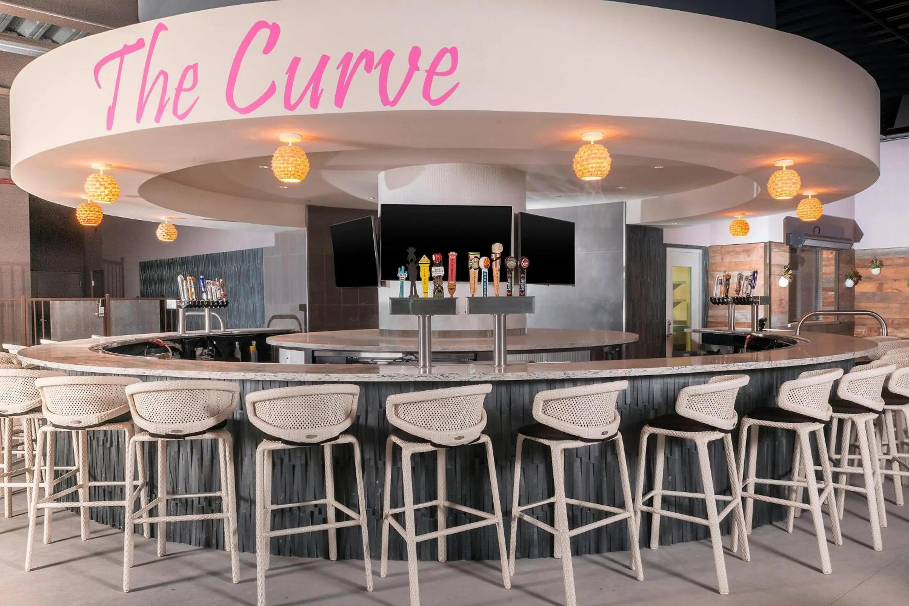 Swimming pool in Sheraton Mesa Hotel at Wrigleyville West