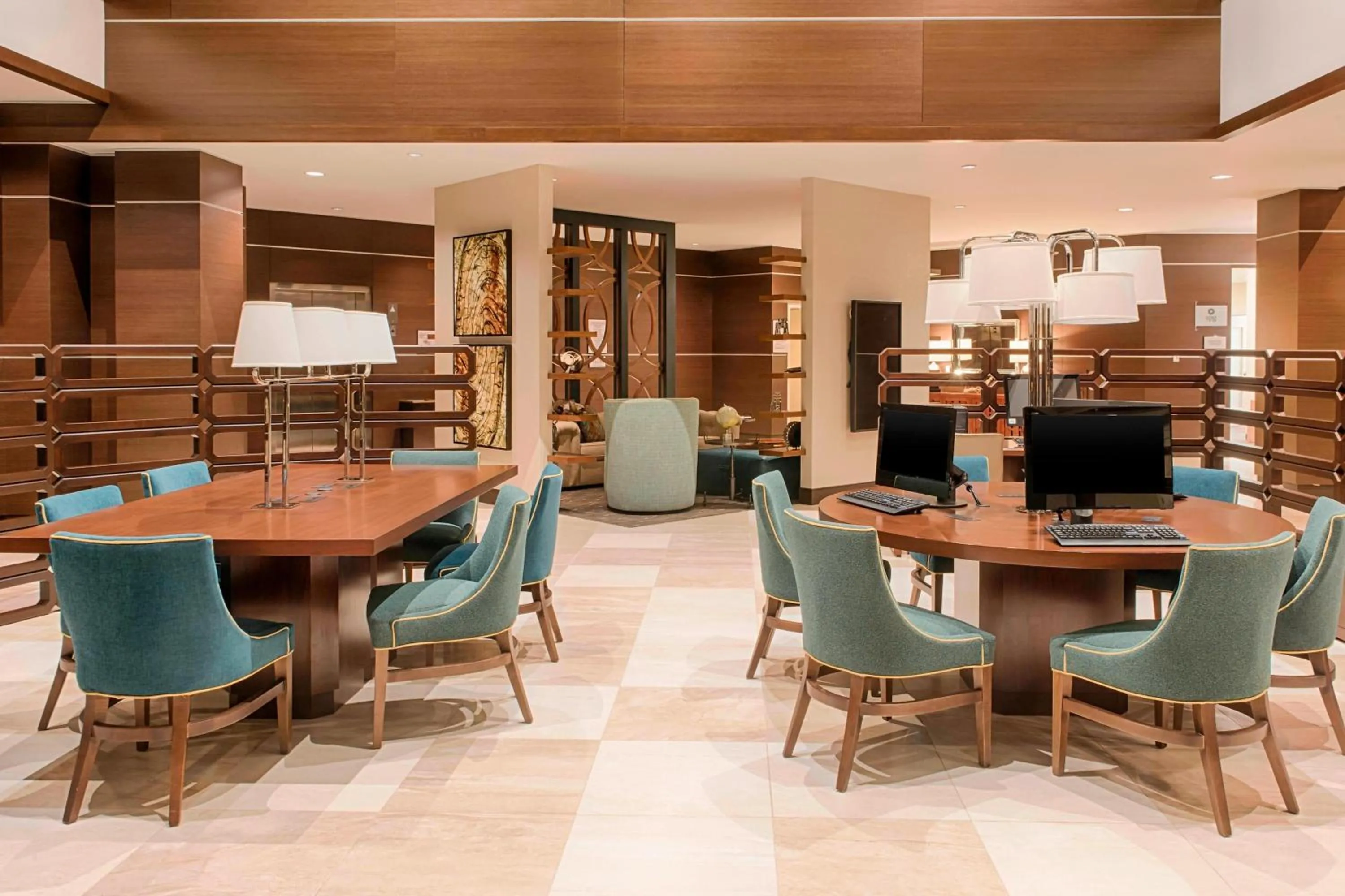 Lobby or reception in Sheraton Mesa Hotel at Wrigleyville West