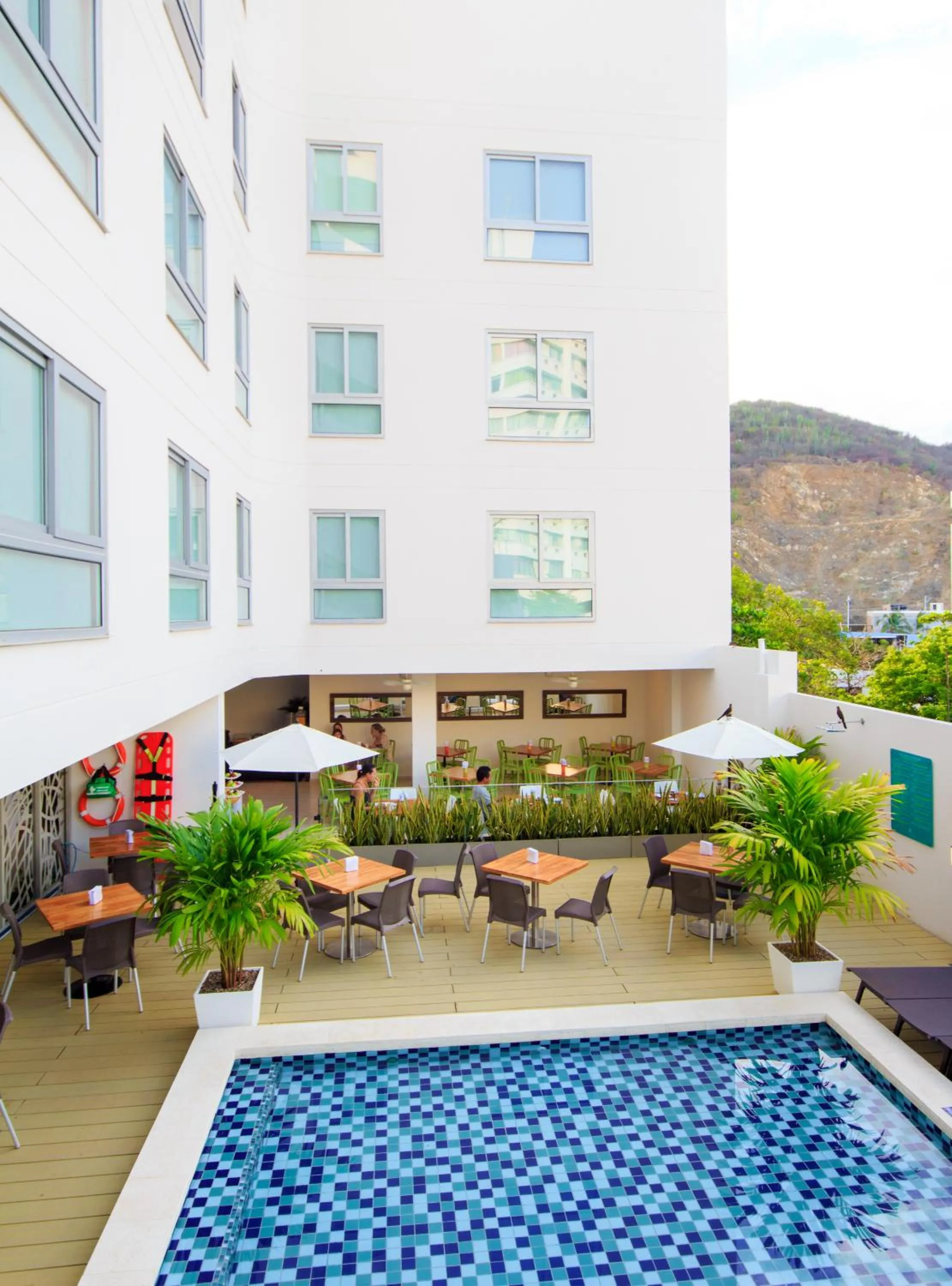 Pool view in Del Mar Hotel