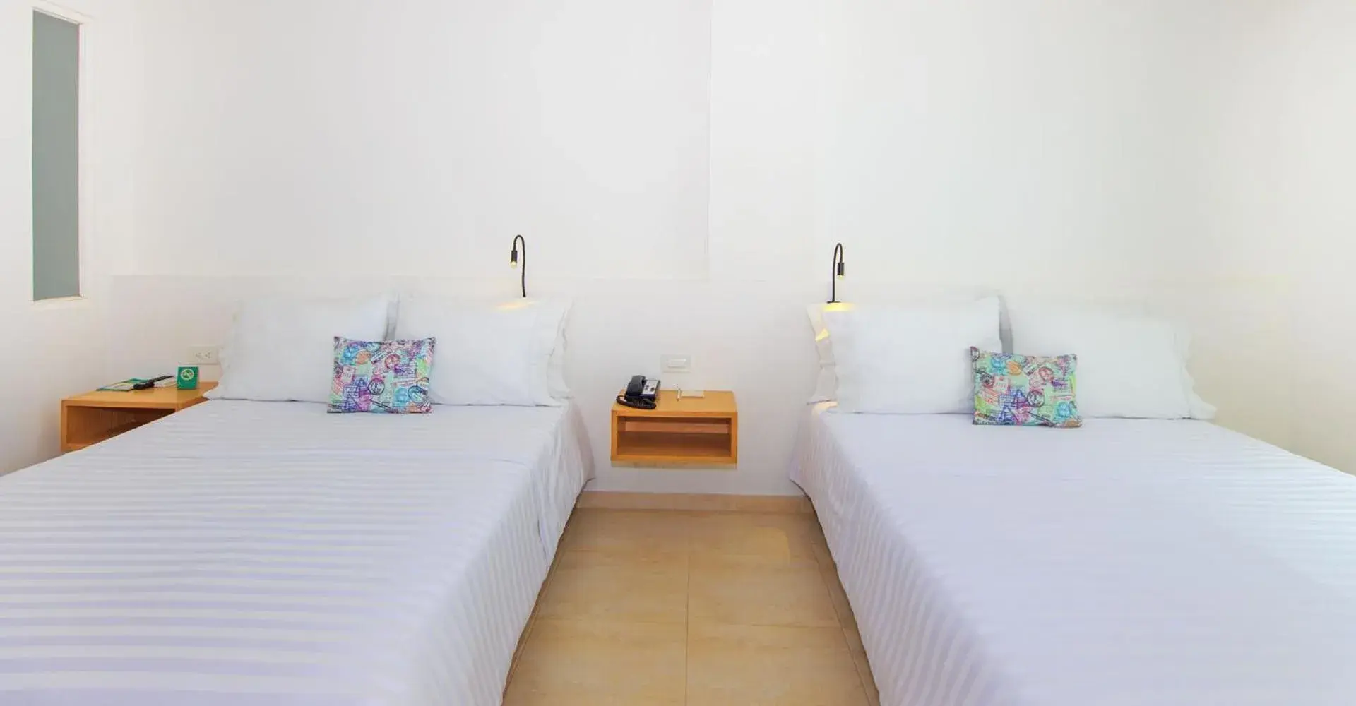 Twin Room in Del Mar Hotel Twin Room in Del Mar Hotel