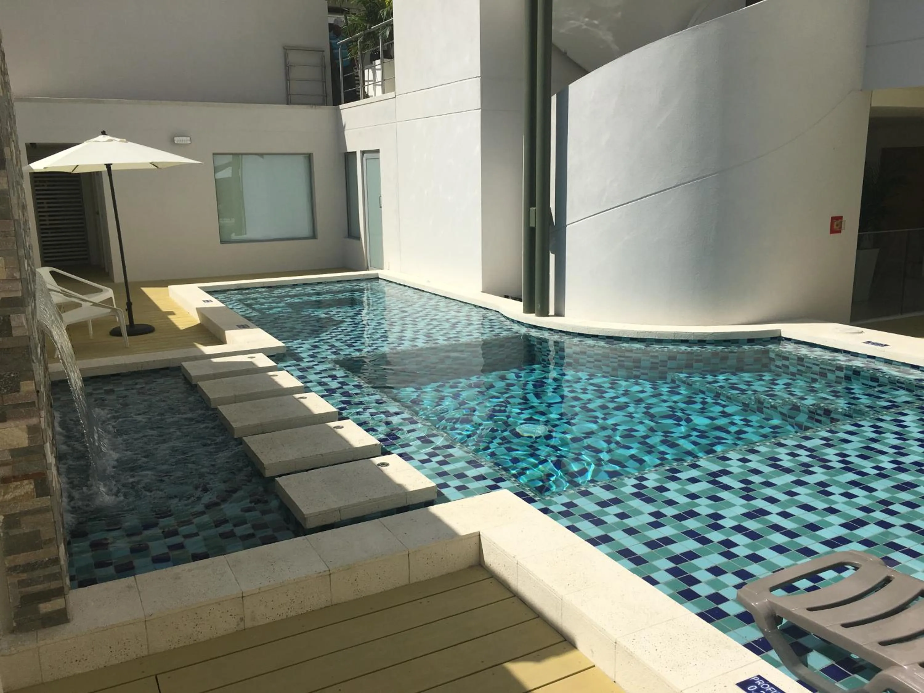 Swimming pool in Del Mar Hotel