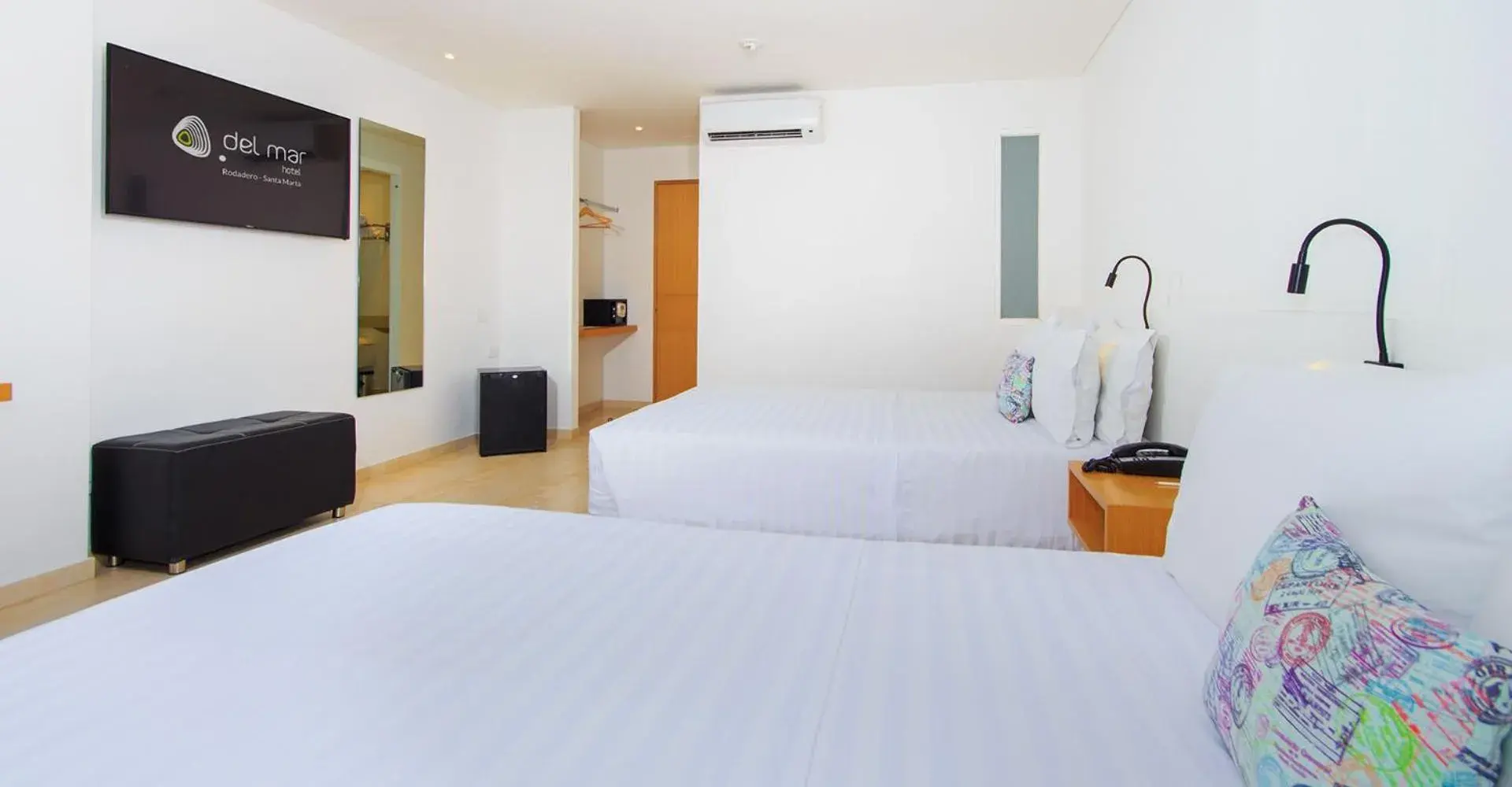 Family Room in Del Mar Hotel Family Room in Del Mar Hotel