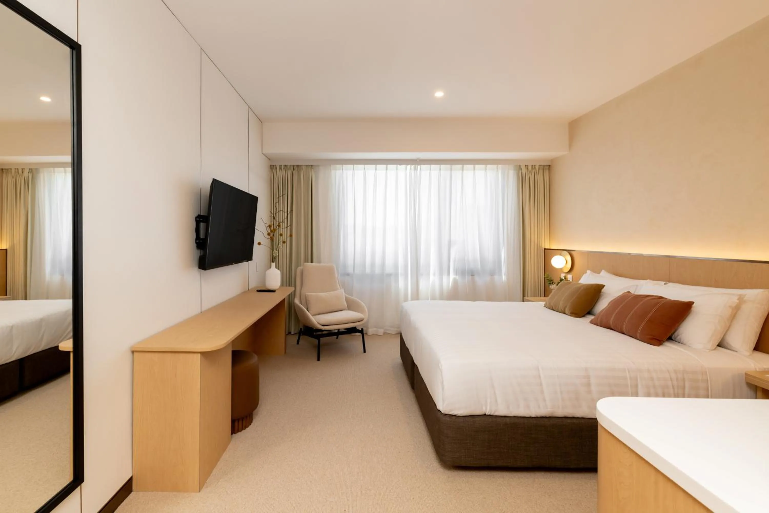 Bed in Maxim Hotel - Auckland