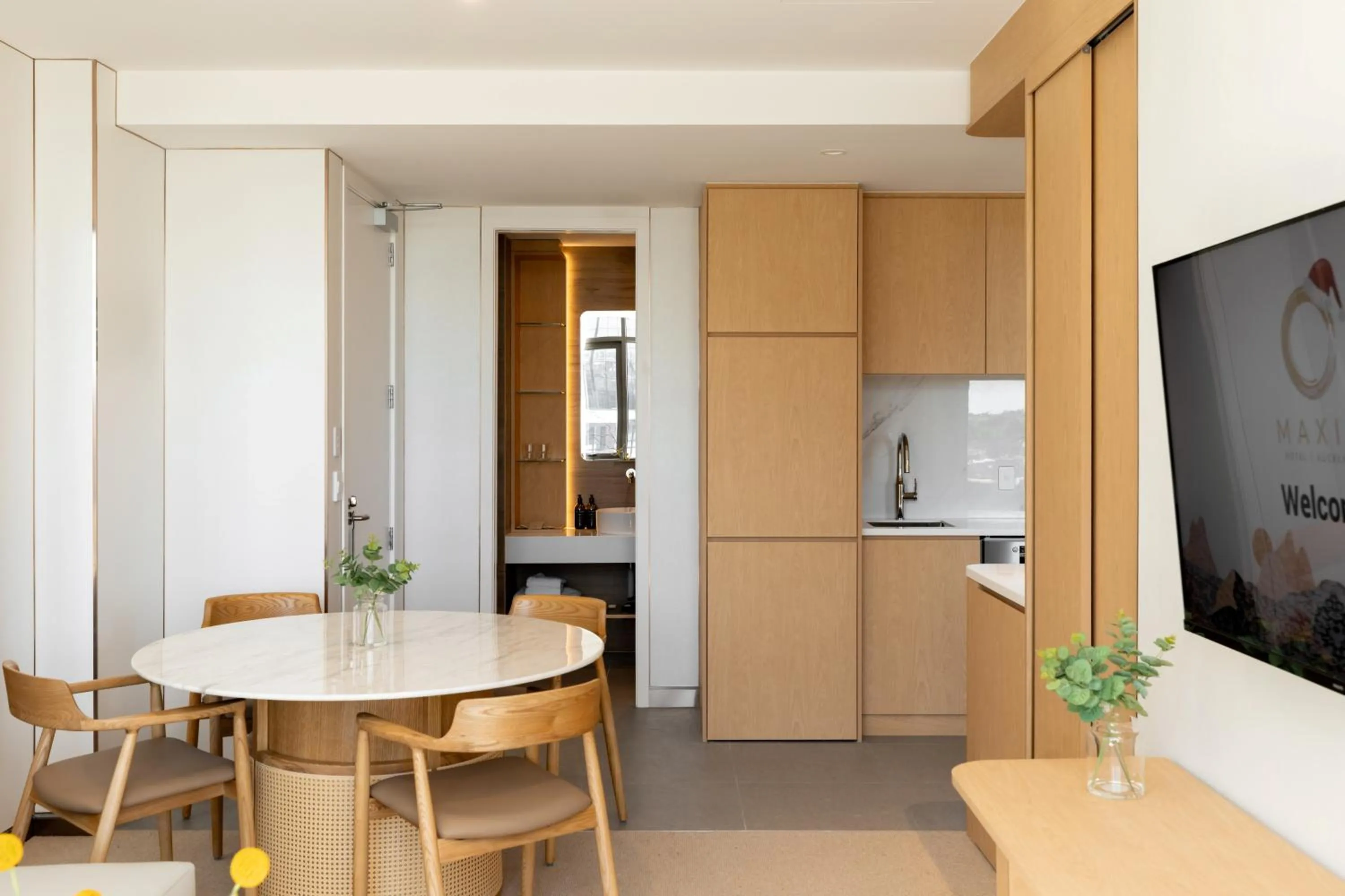 Kitchen or kitchenette in Maxim Hotel - Auckland