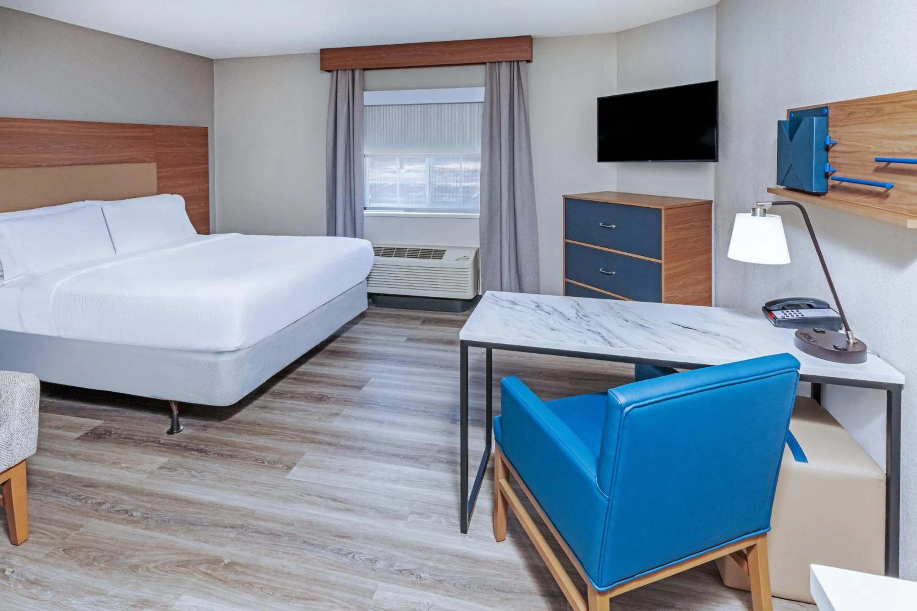 Bed in Candlewood Suites - Topeka West by IHG