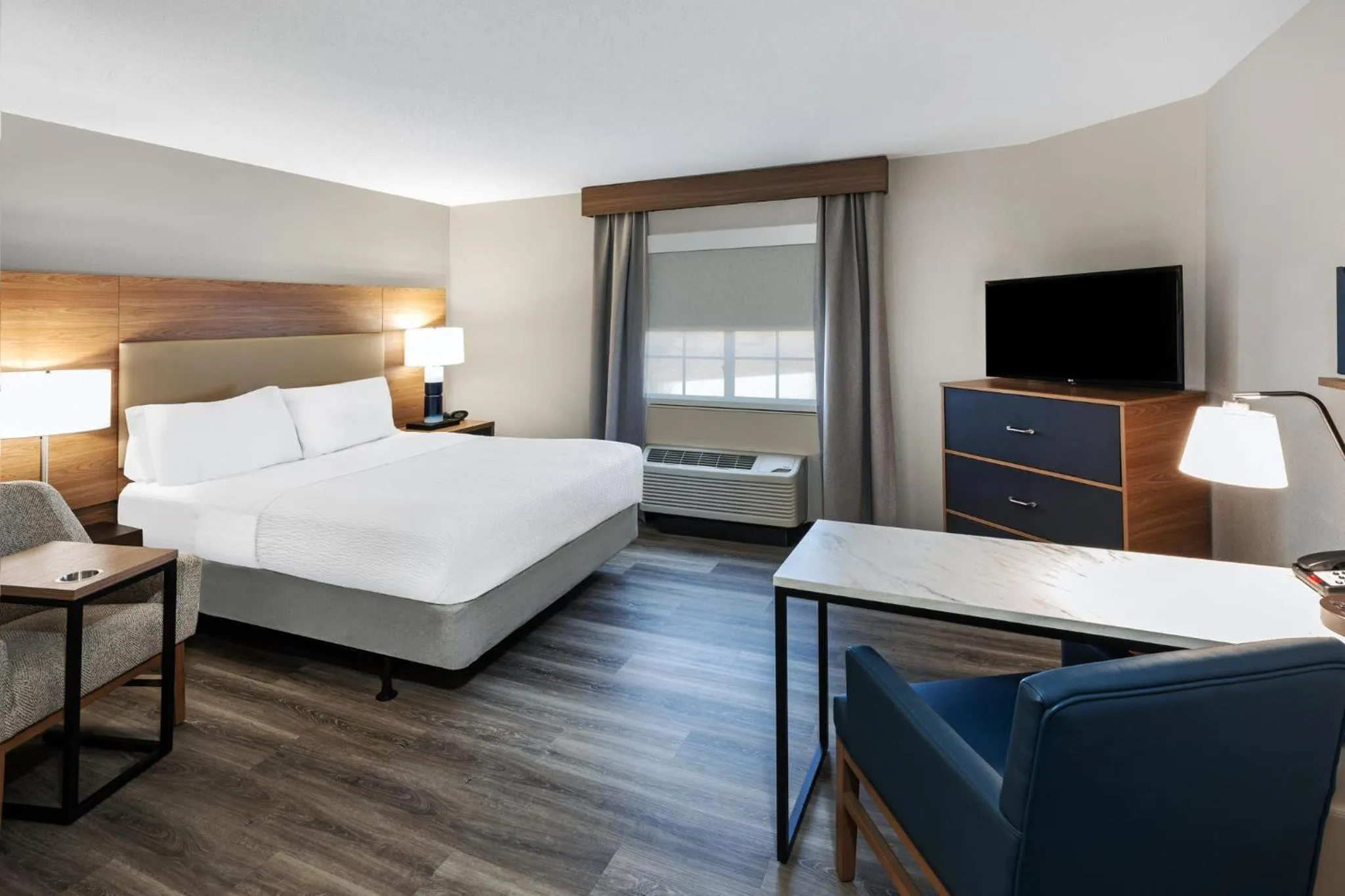 Photo of the whole room, Bed in Candlewood Suites - Topeka West by IHG