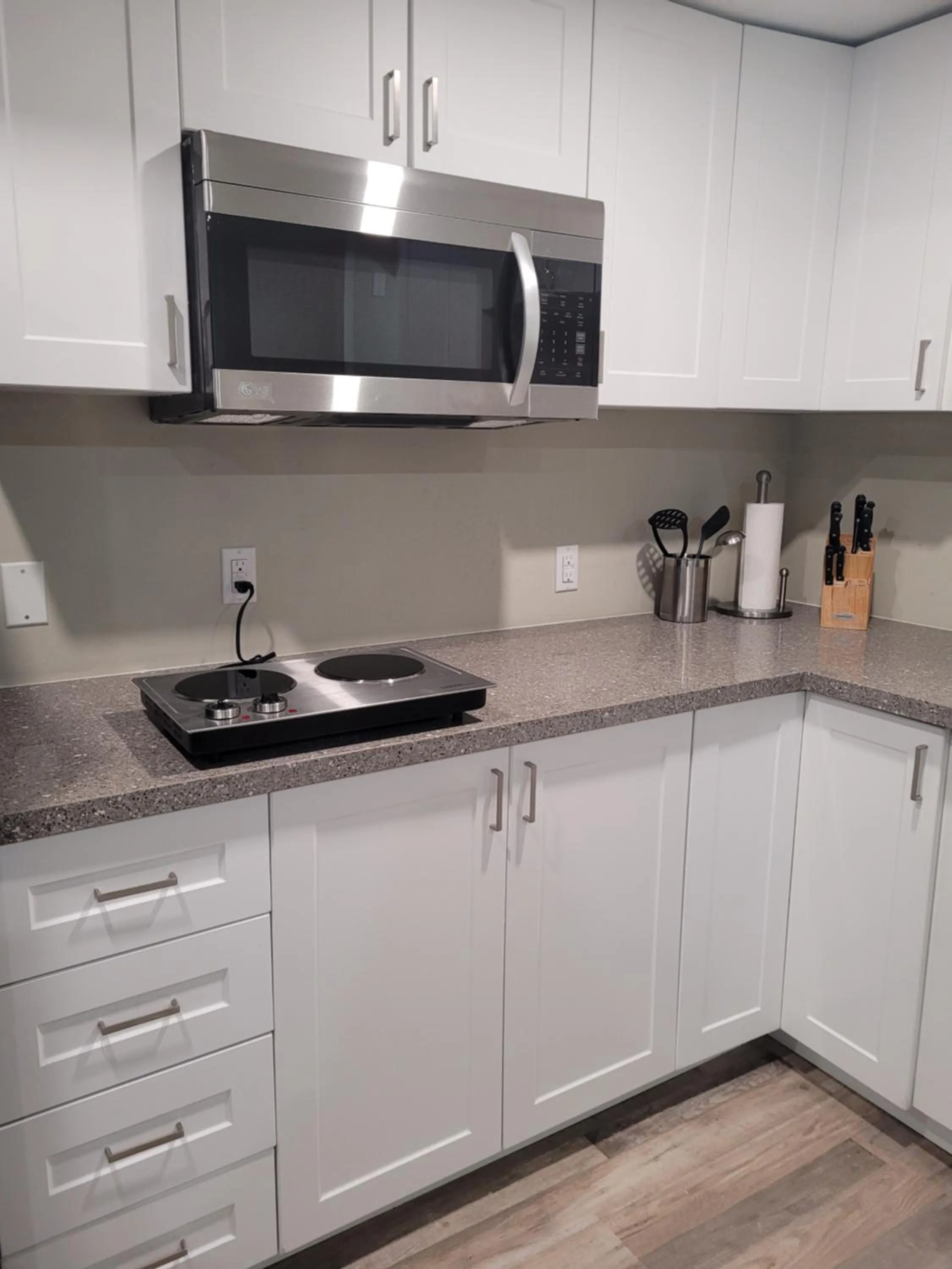 Kitchen or kitchenette in Boardwalk Homes - Executive Townhomes