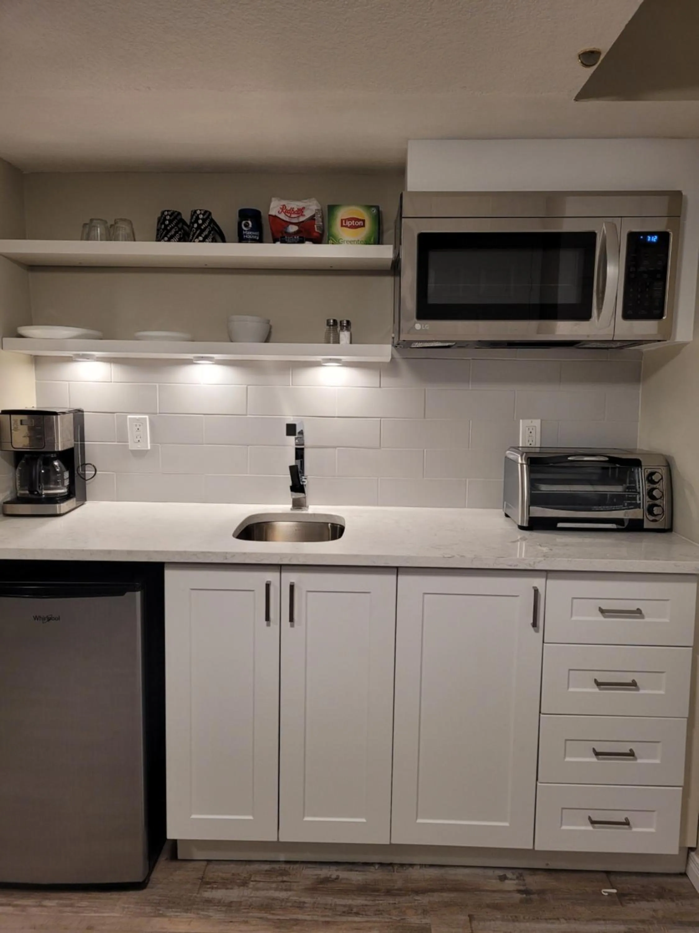 Kitchen or kitchenette in Boardwalk Homes - Executive Townhomes