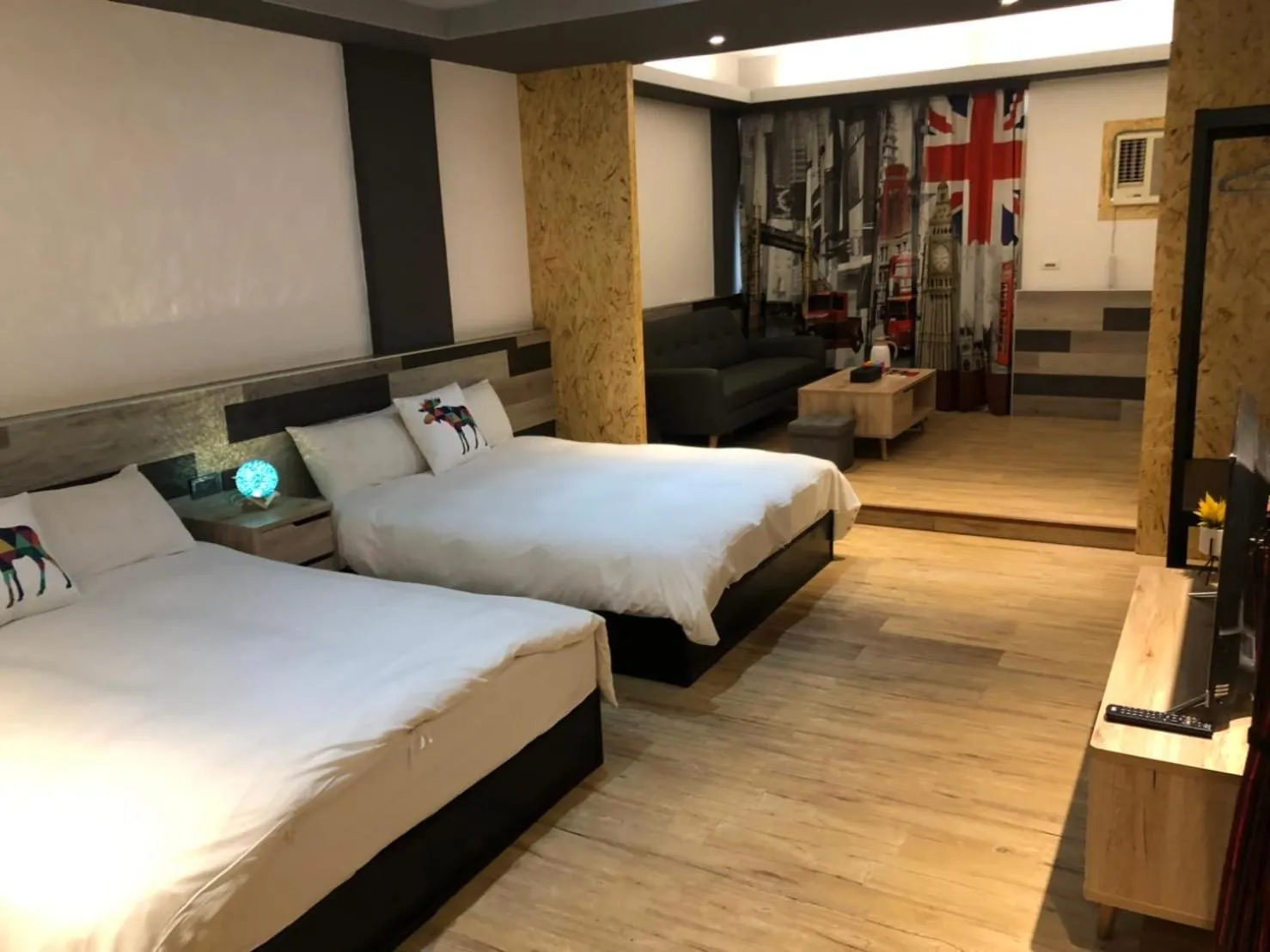 Bed in First Place B&B (Hualien Railway Station)