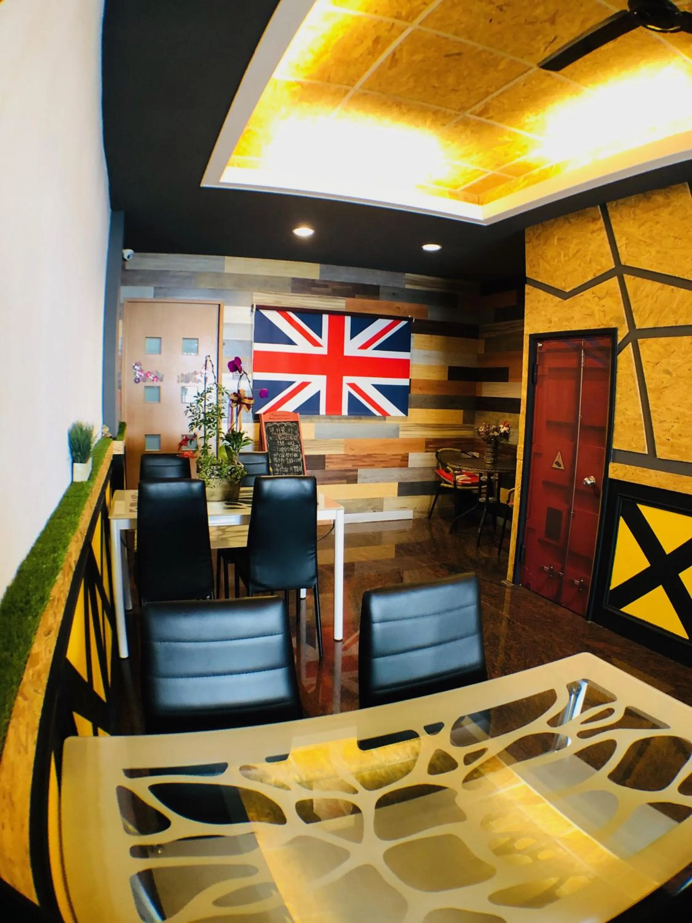 First Place B&B (Hualien Railway Station)