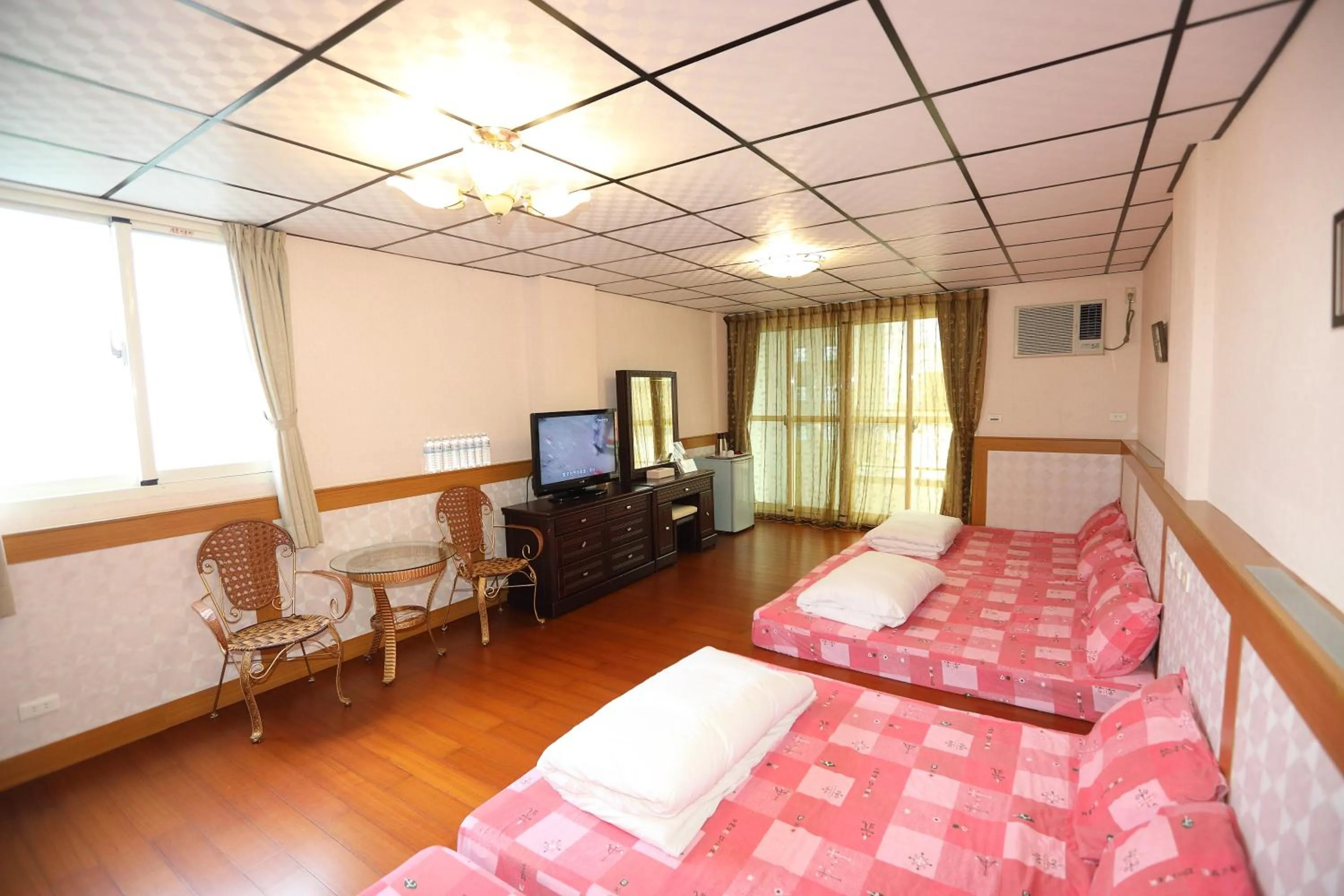 Photo of the whole room, Bed in First Place B&B (Hualien Railway Station)