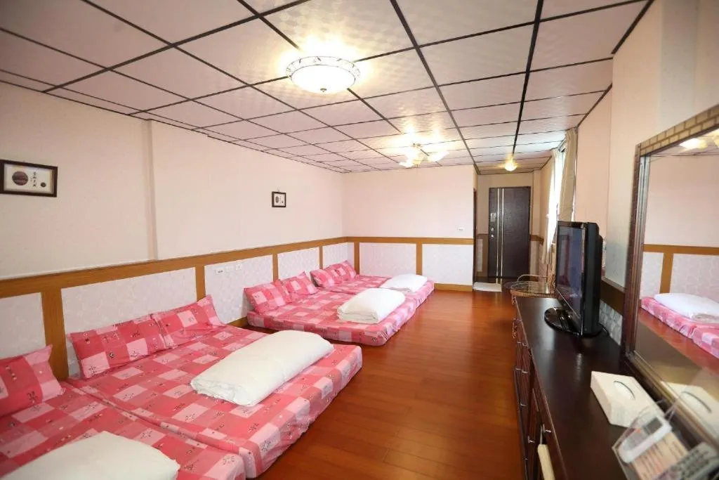 Bed in First Place B&B (Hualien Railway Station)