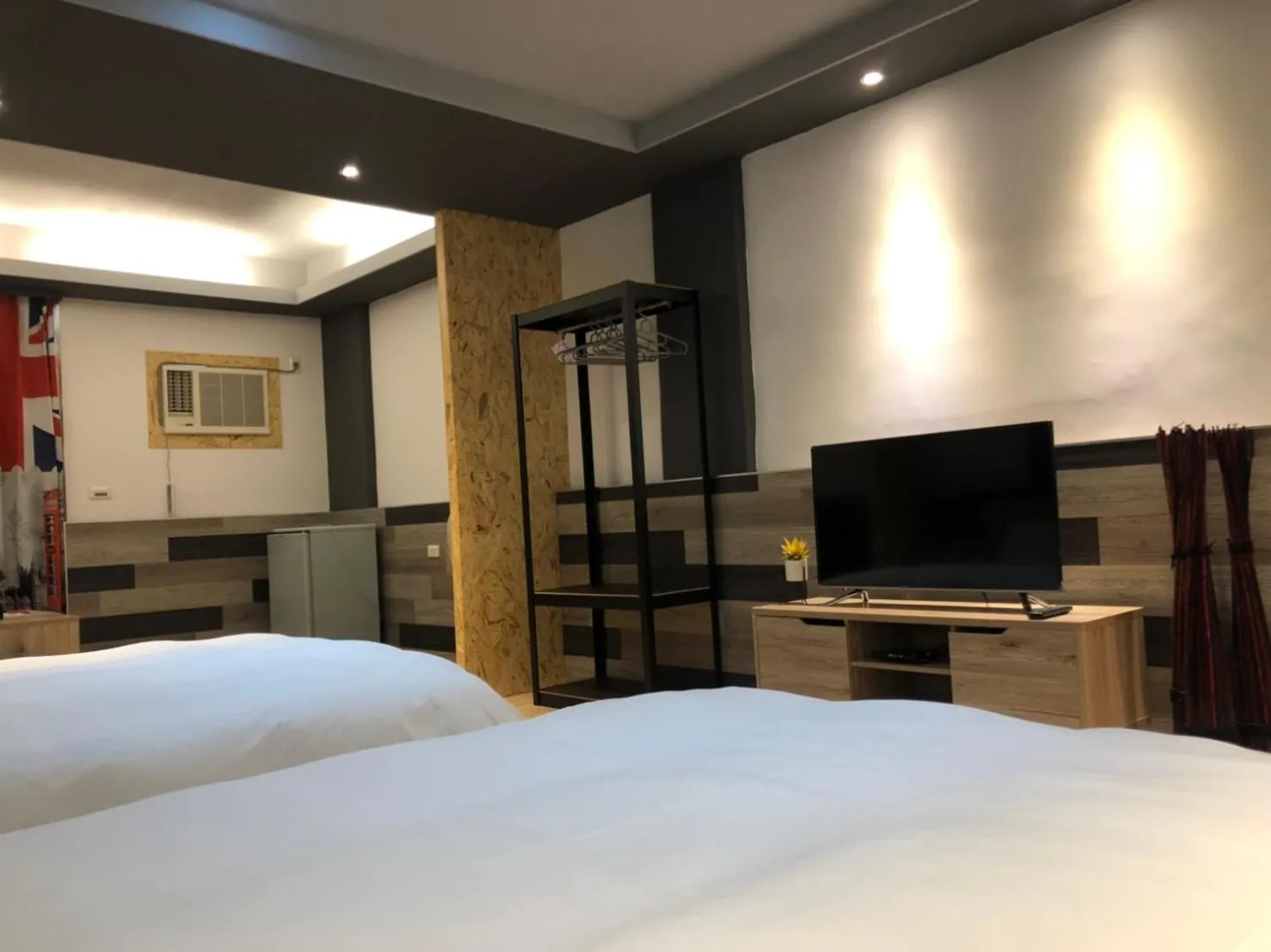 Bed in First Place B&B (Hualien Railway Station)